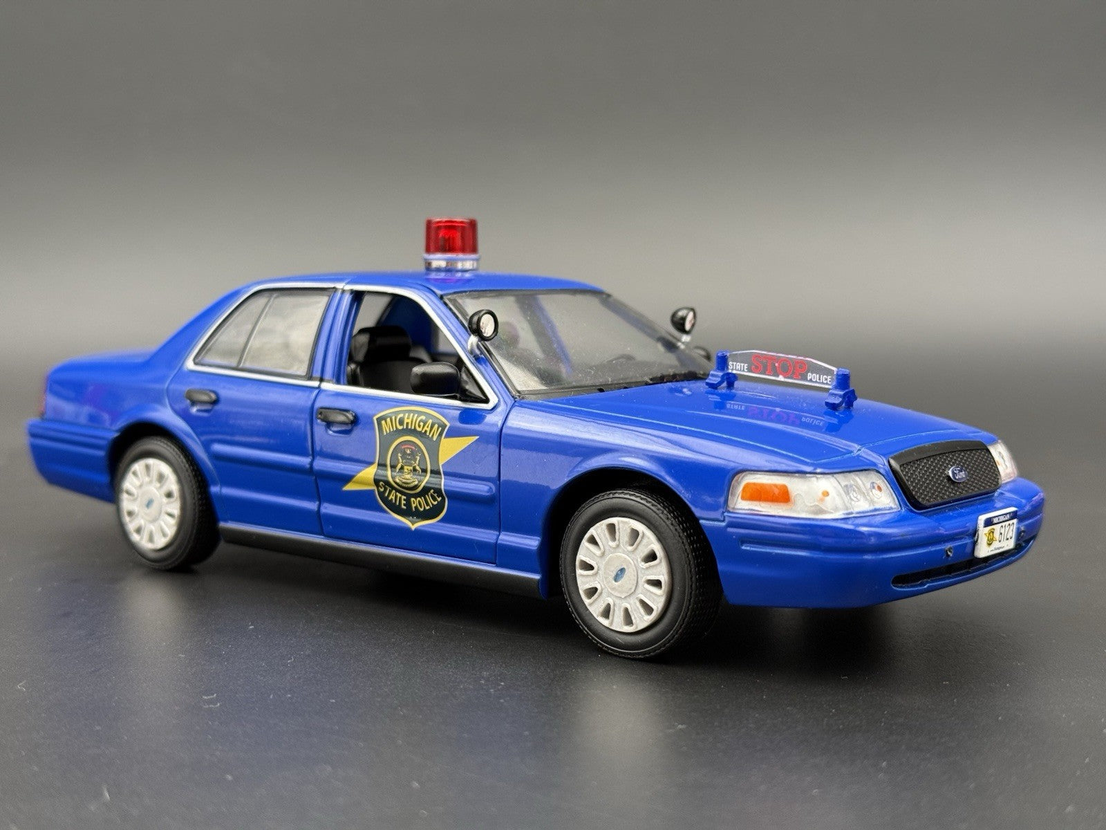 1/24 25 Scale Wheel Motormax Greenlight Crown Victoria 2006 Police Hubcap 24754