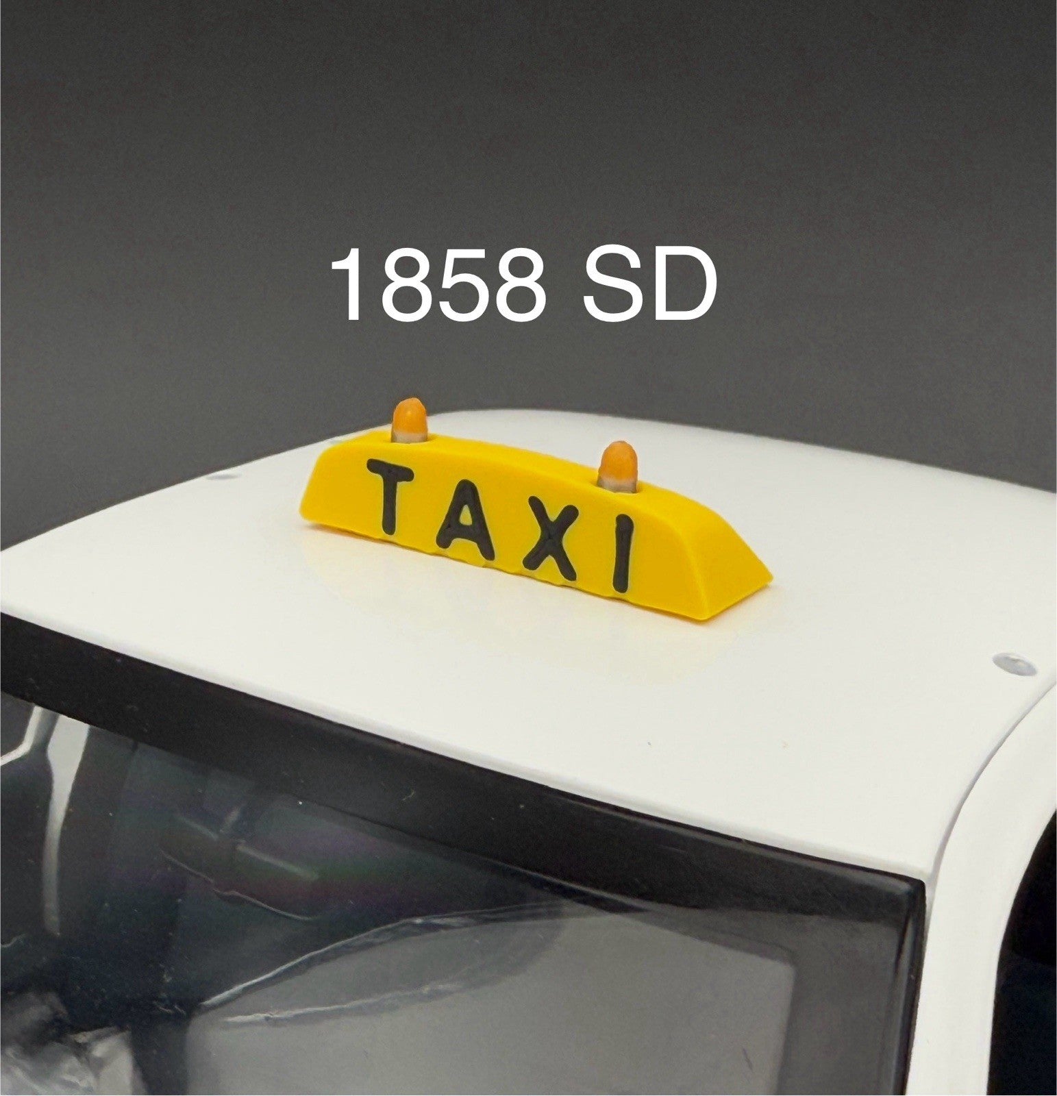 1/18 Scale Model Taxi Sign With Two Amber Lights And Lettering San Diego0