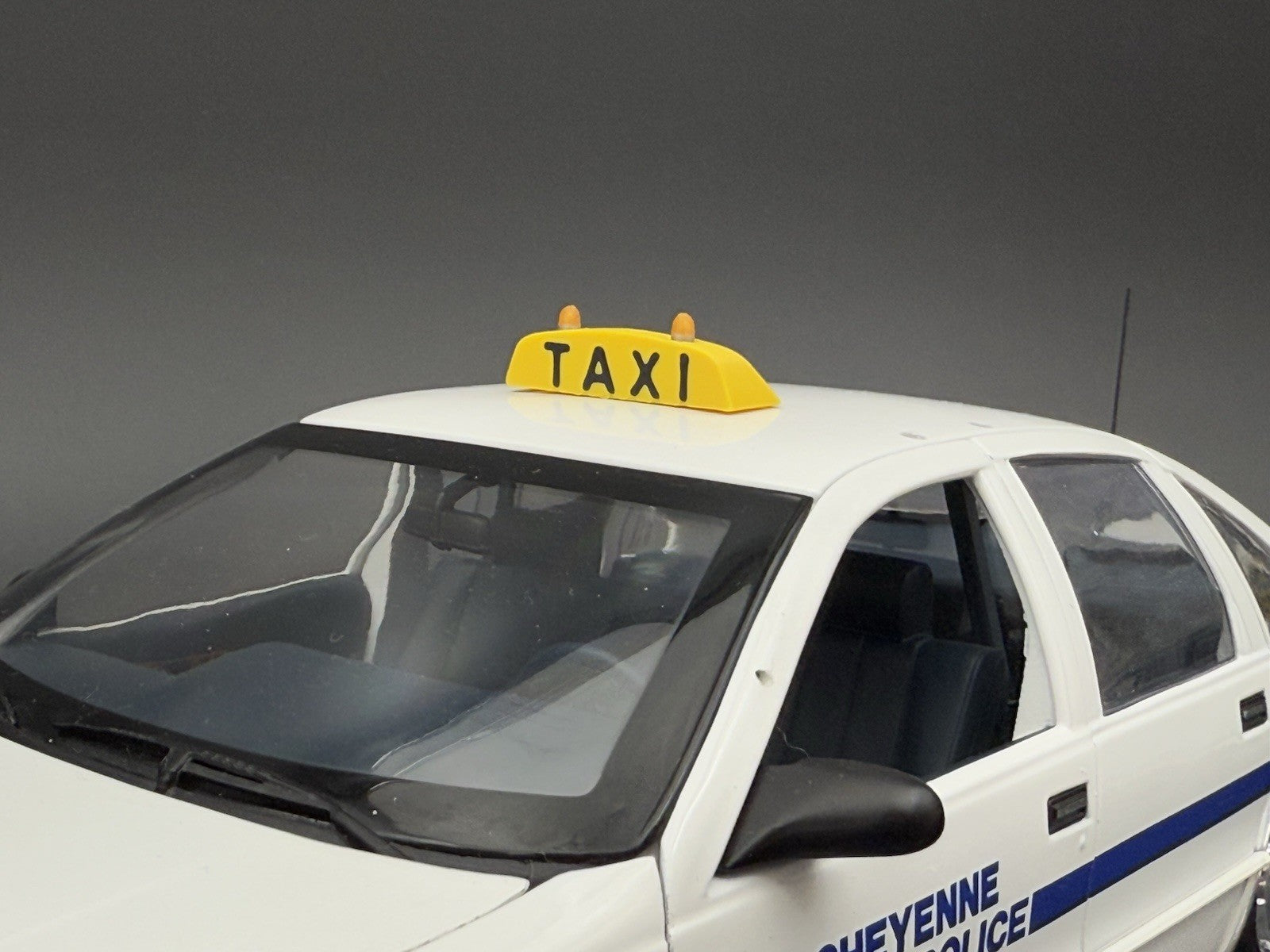 1/18 Scale Model Taxi Sign With Two Amber Lights And Lettering San Diego13