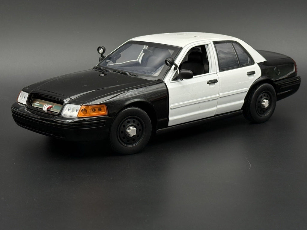 4 Pack 1/18 Scale Model 2006 Steel Wheel II Motormax Crown Victoria Police 18667