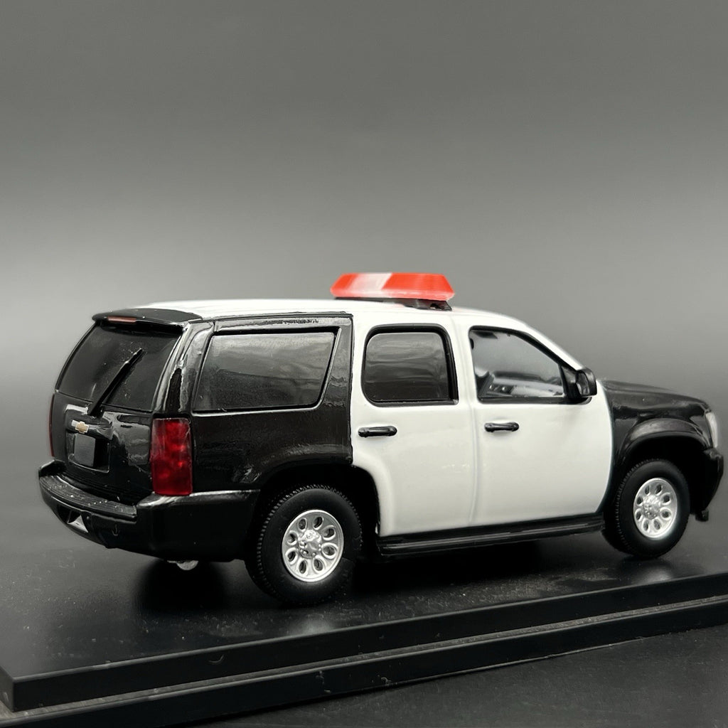 2 Pack 1/43 Red SUV + Sedan Vista Lightbar Greenlight Police Sheriff Fire12