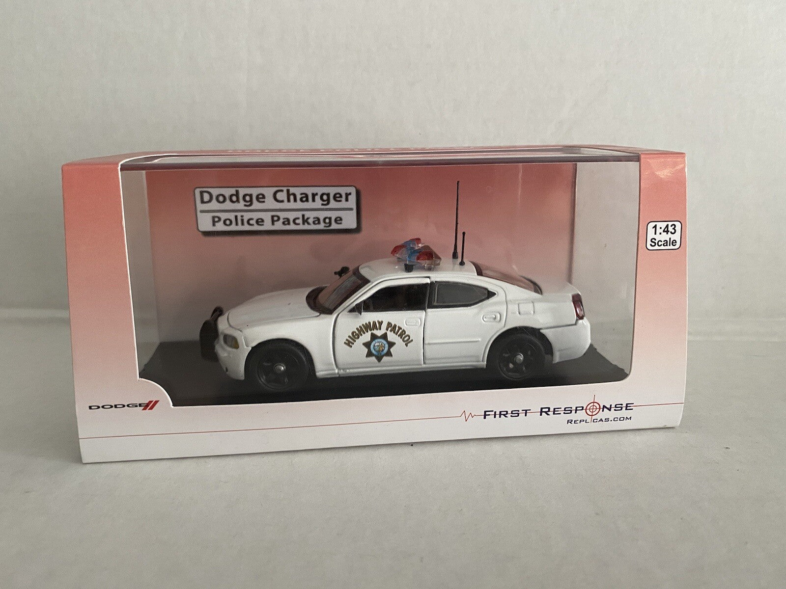 1/43 FIRST RESPONSE CHP CALIFORNIA HIGHWAY PATROL WHITE DODGE CHARGER POLICE5