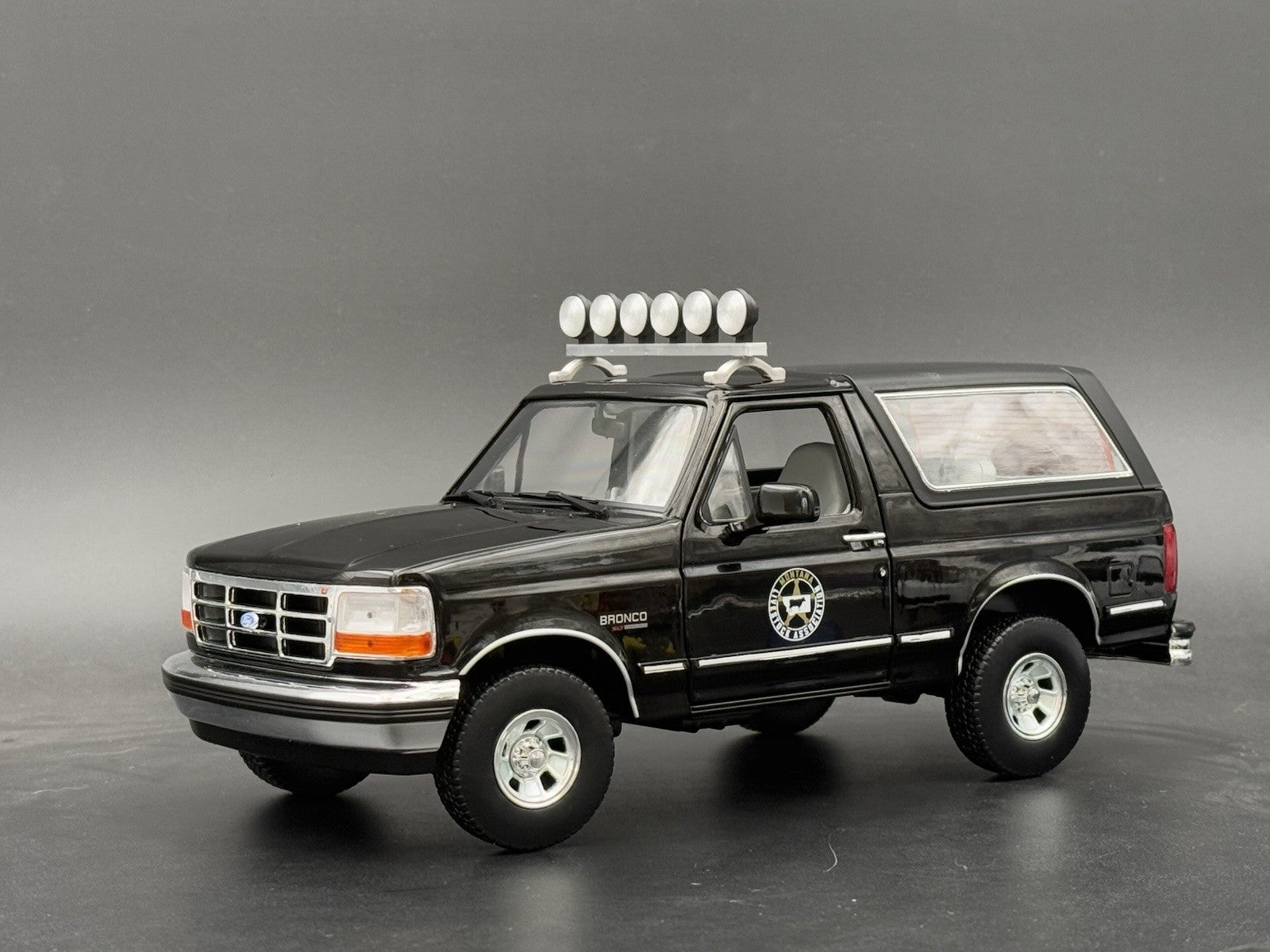 1/18 Scale LED-Compatible Off Road Lightbar Maisto Jeep Greenlight Bronco5