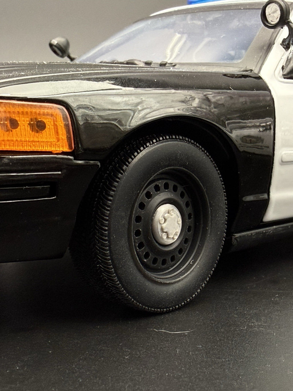 4 Pack 1/18 Scale Model 2000 Steel Wheel For Motormax Crown Victoria Police 18662