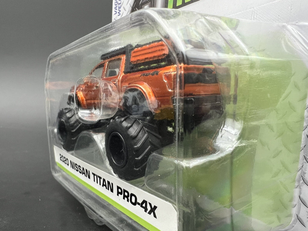 JADA 2021 1/64 DIE CAST JUST TRUCKS ORANGE 2020 NISSAN TITAN PRO-4X WAVE 36 NEW4