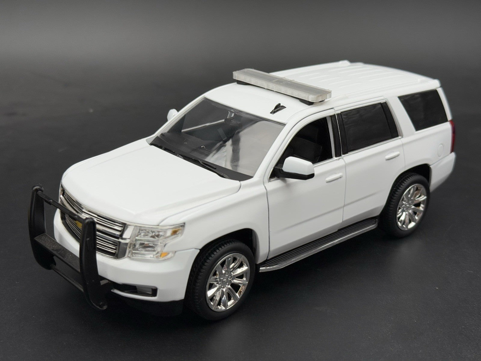1/24 25 LED Ready Whelen Liberty II XL Lightbar Motormax Tahoe Police SUV 2449XL4