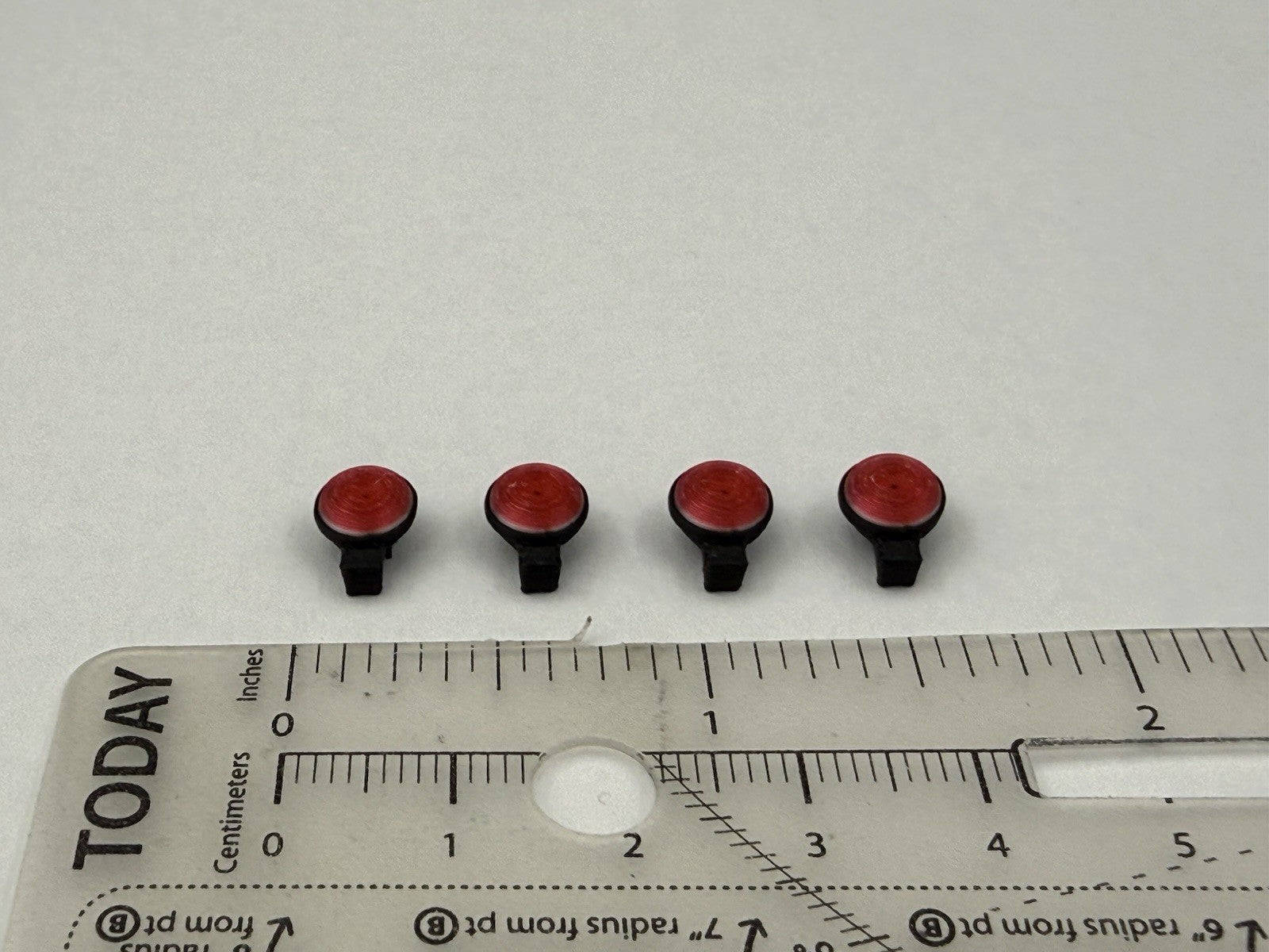 1/24 25 Scale Model Non Functional Red Vintage Round Light 24371