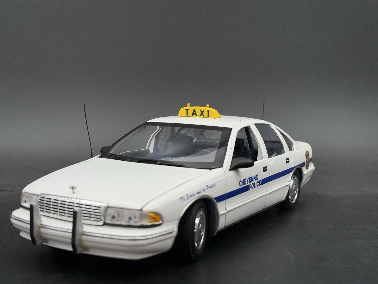1/18 Scale Model Taxi Sign With Two Amber Lights And Lettering San Diego4