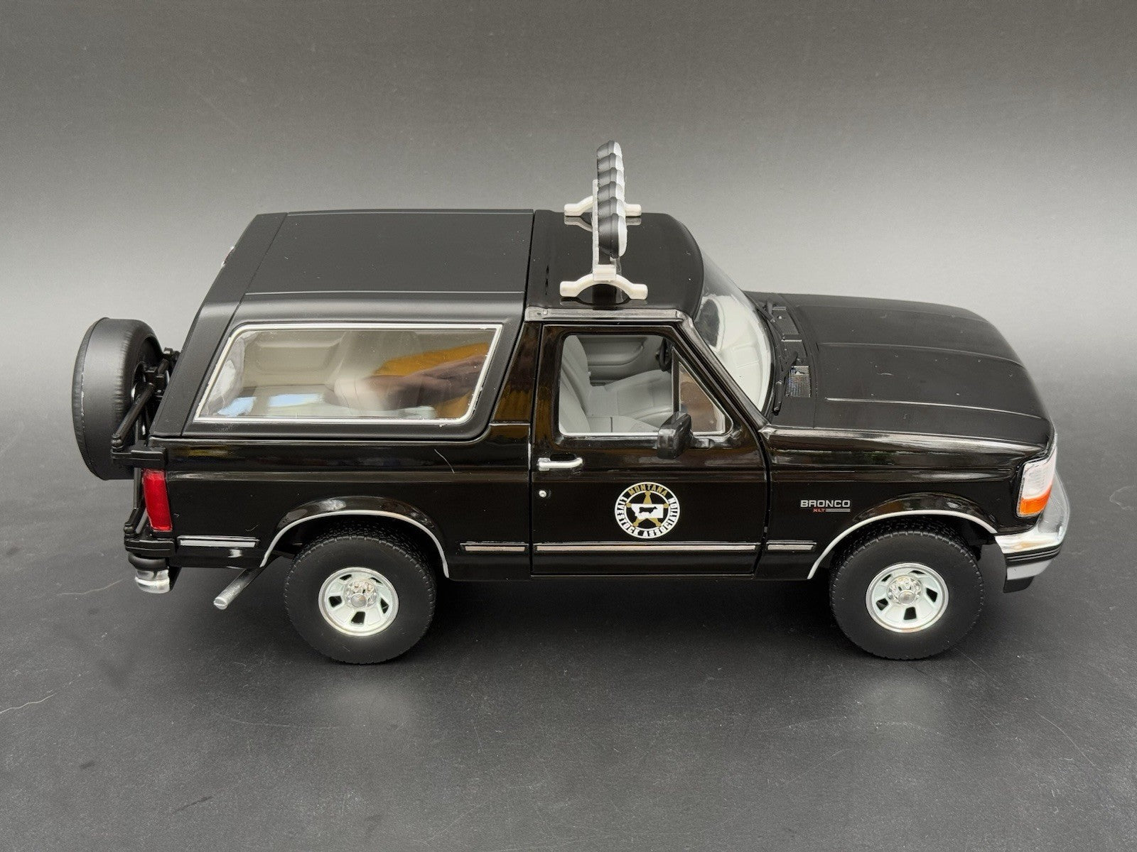 1/18 Scale LED-Compatible Off Road Lightbar Maisto Jeep Greenlight Bronco10