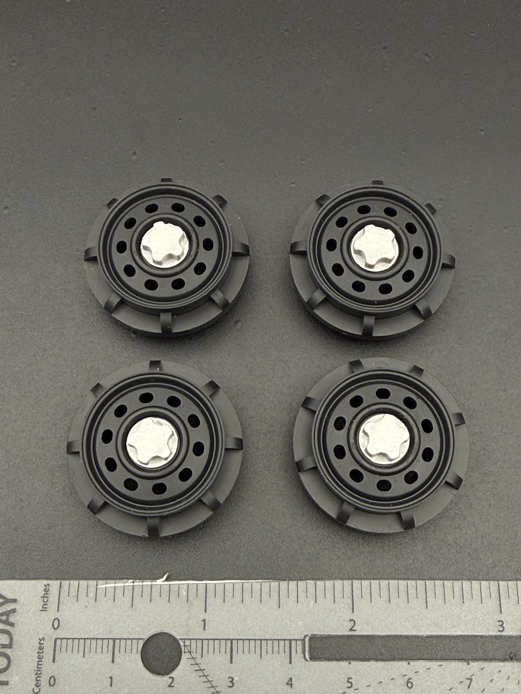 4 Pack 1/18 Scale Model 2006 Steel Wheel II Motormax Crown Victoria Police 18669