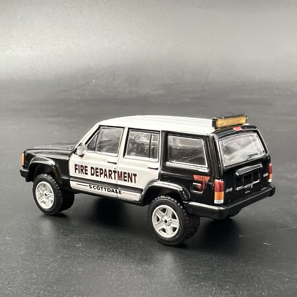 2 Pack 1/64 Amber Interior Traffic Arrow Board Deck Lightbar Police Fire EMS1