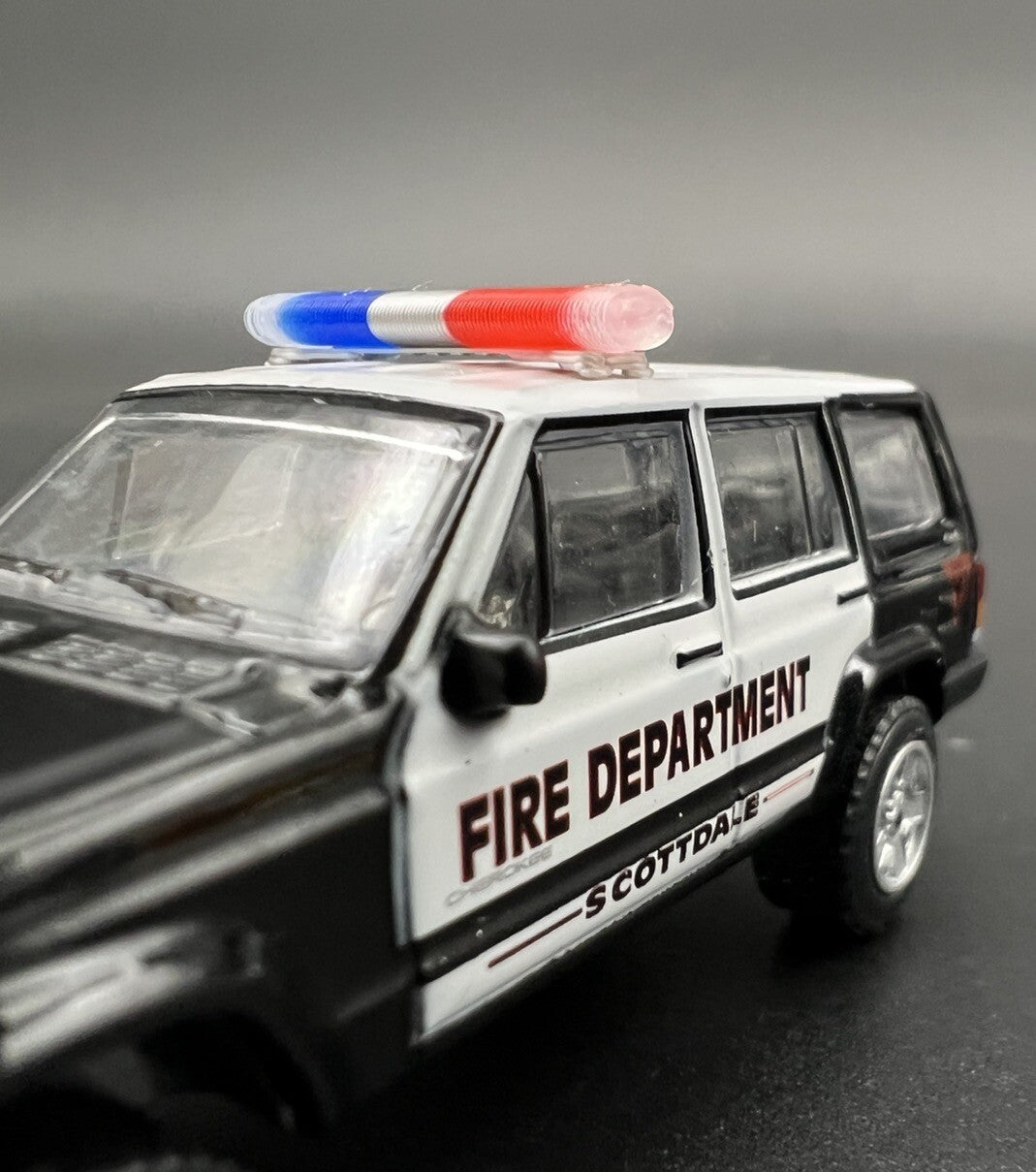 2 Pack 1/64 Blue Clear Red Chrome Federal Signal Aerodynic Lightbar Police3