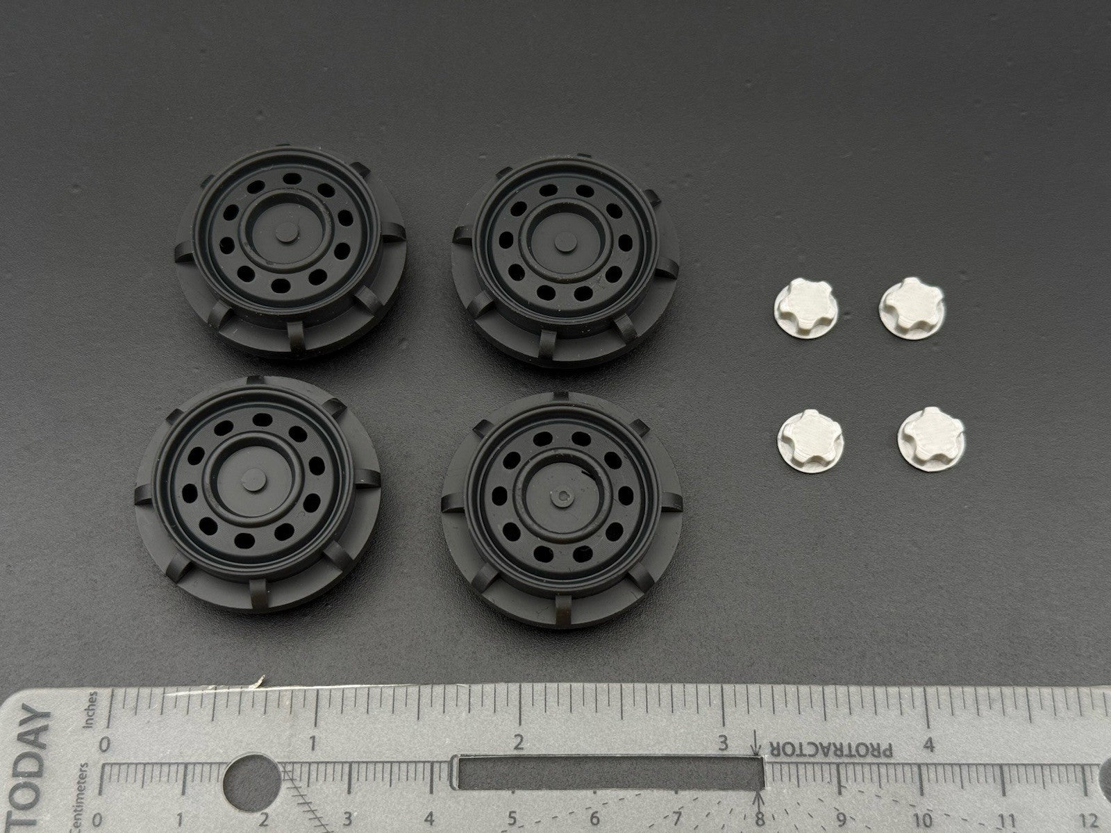 4 Pack 1/18 Scale Model 2006 Steel Wheel II Motormax Crown Victoria Police 18661