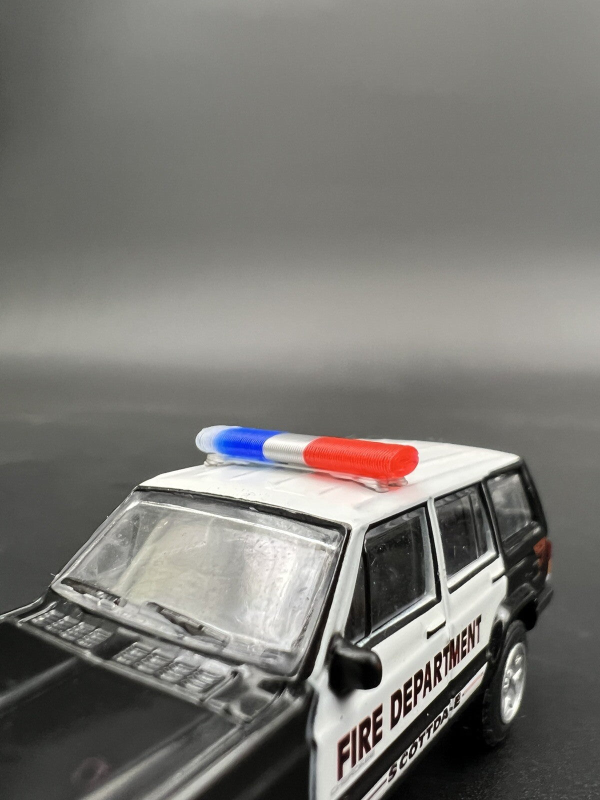 4 Pack 1/87 Blue Clear Red Chrome Federal Signal Aerodynic Lightbar Police2