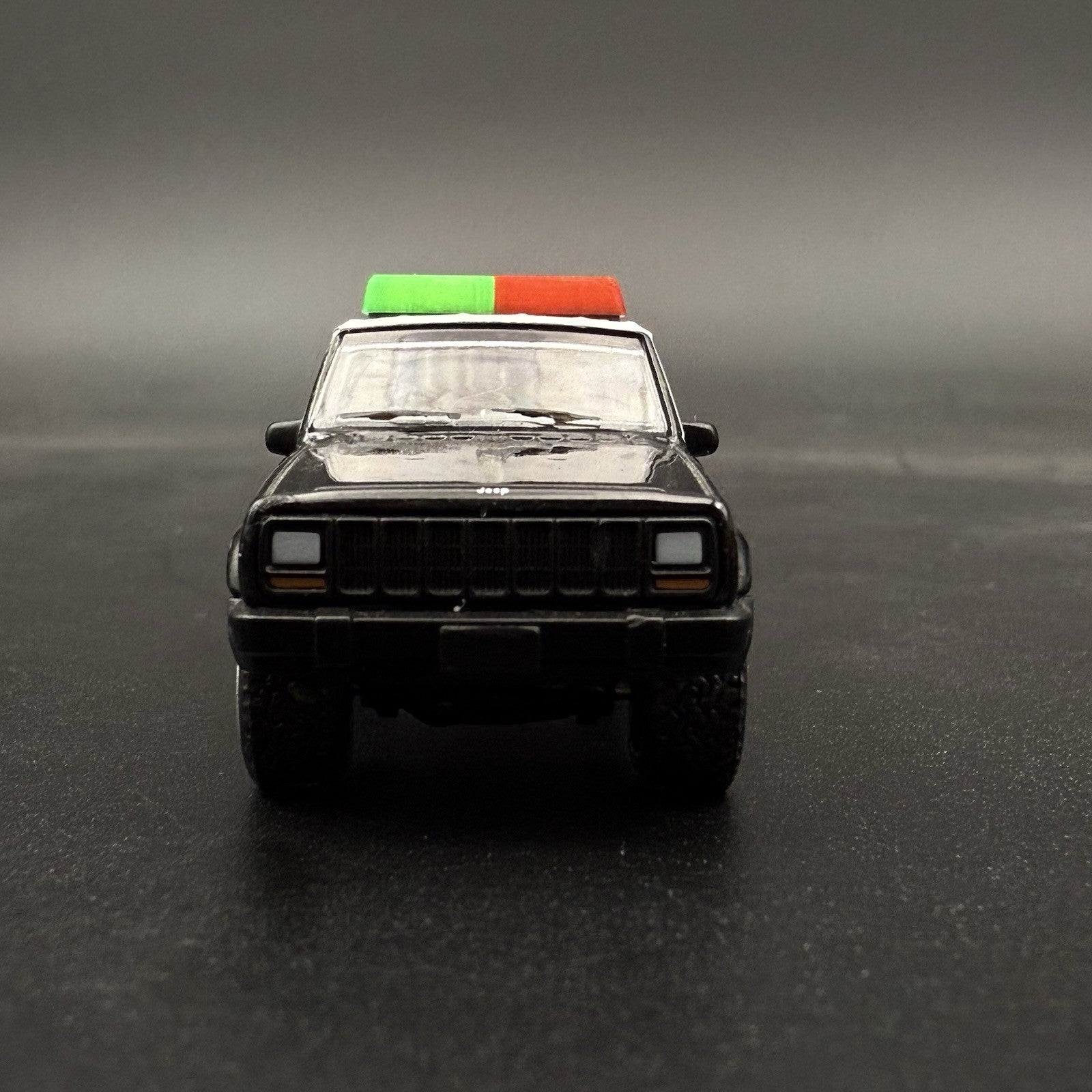 2 Pack 1/64 Green Red Lightbar Chicago Fire Ambulance SUV Truck Hansch DBS20006