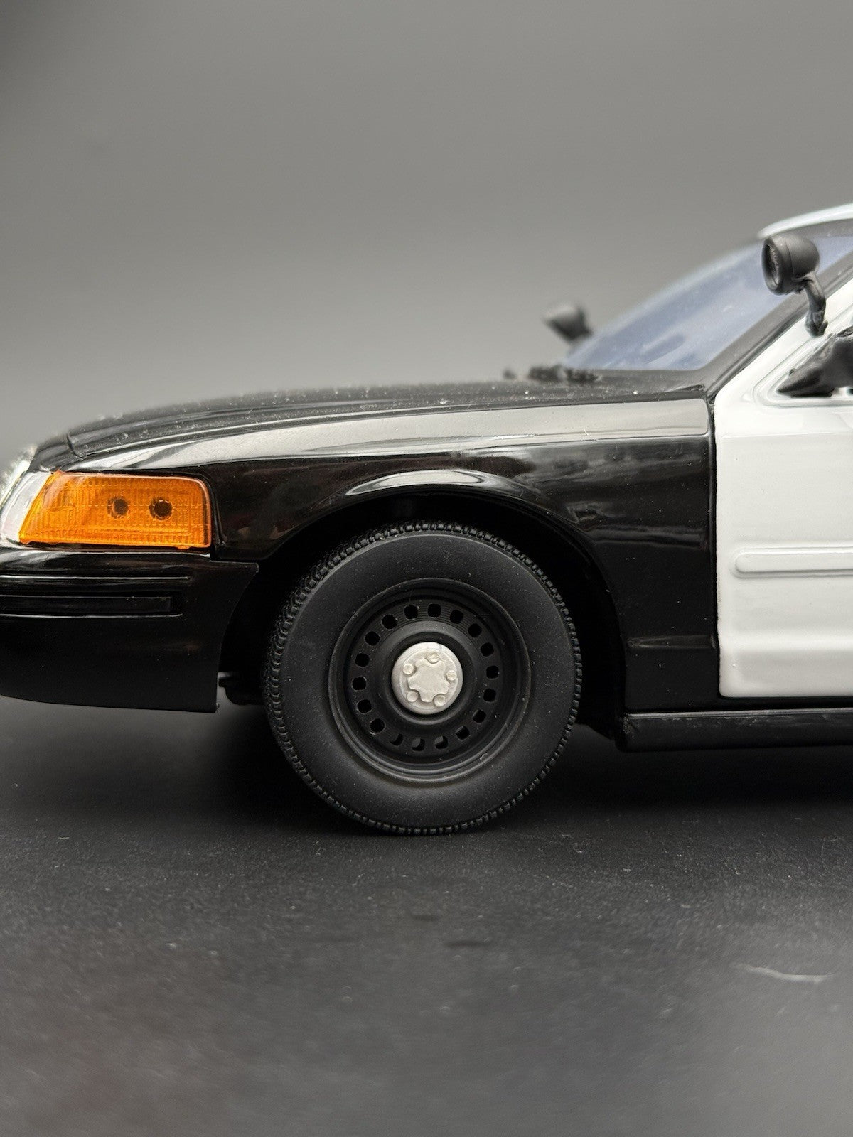 4 Pack 1/18 Scale Model 2000 Steel Wheel For Motormax Crown Victoria Police 18663