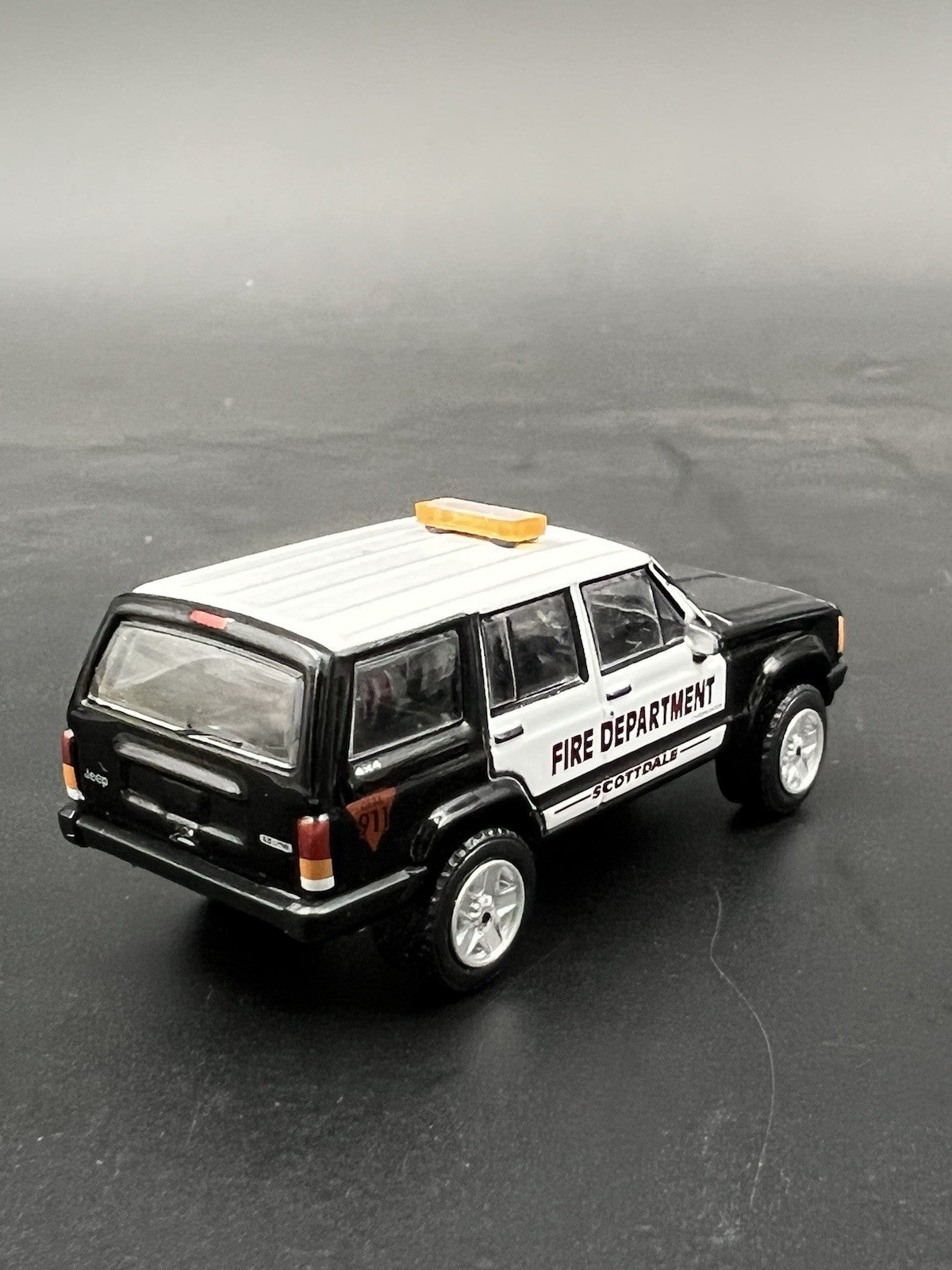 2 Pack 1/64 Mini Whelen Edge Amber Lightbar Gray Top Cover Work Truck Security9