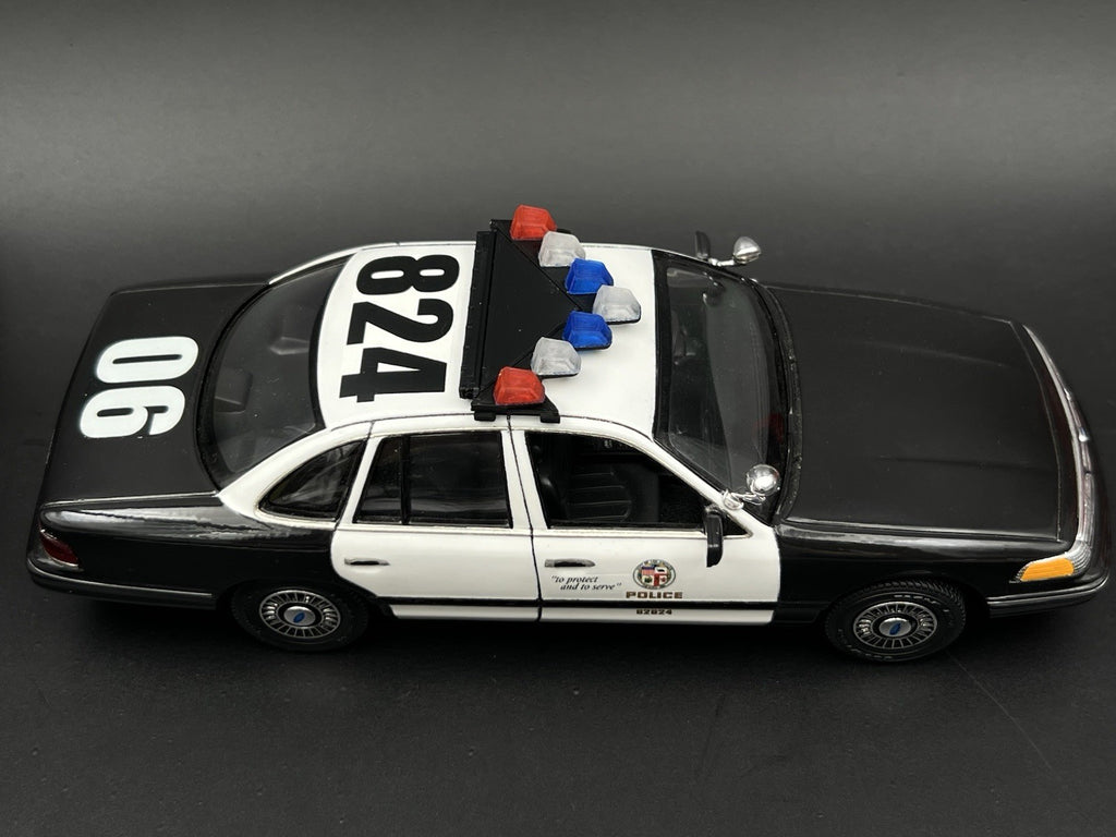 1/24 25 LED Ready Blue Red Federal Signal Vector Vision Lightbar Police LVMPD13