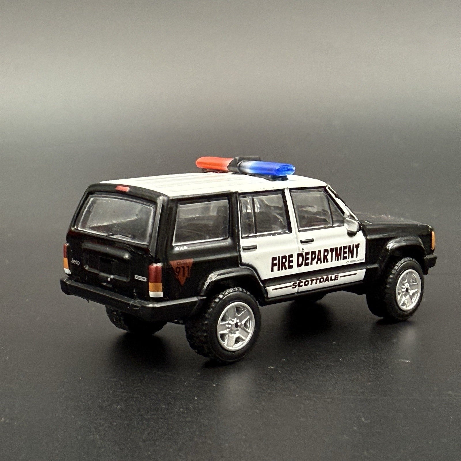 2-Pack 1/64 Scale Model Jetsonic Blue Clear Red Lightbar Police 6424BCR8