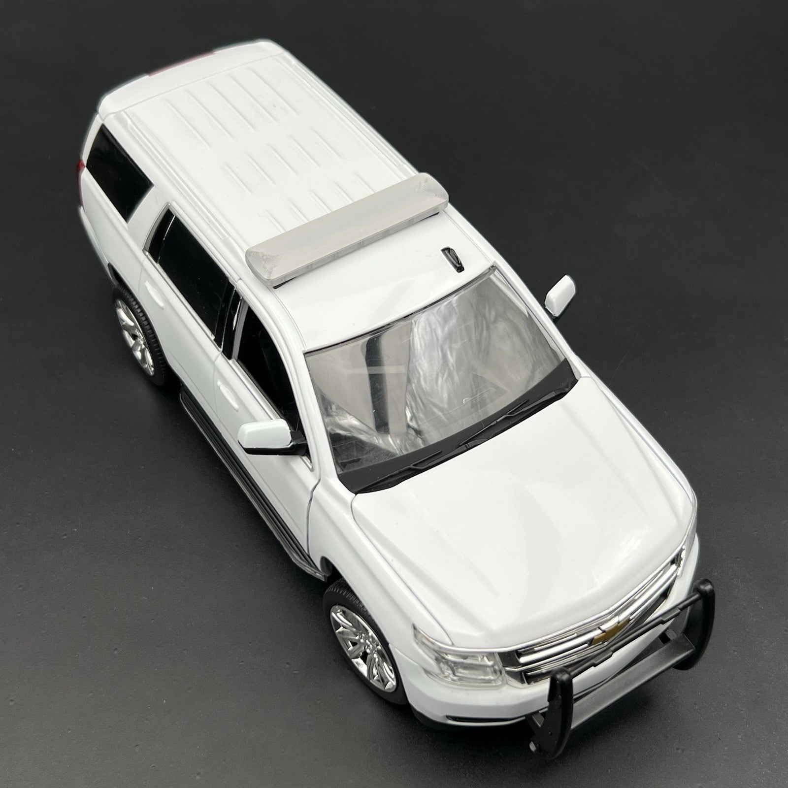 1/24 25 27 LED Compatible Tahoe SUV Width XL Legend Silver Top Lightbar Police3