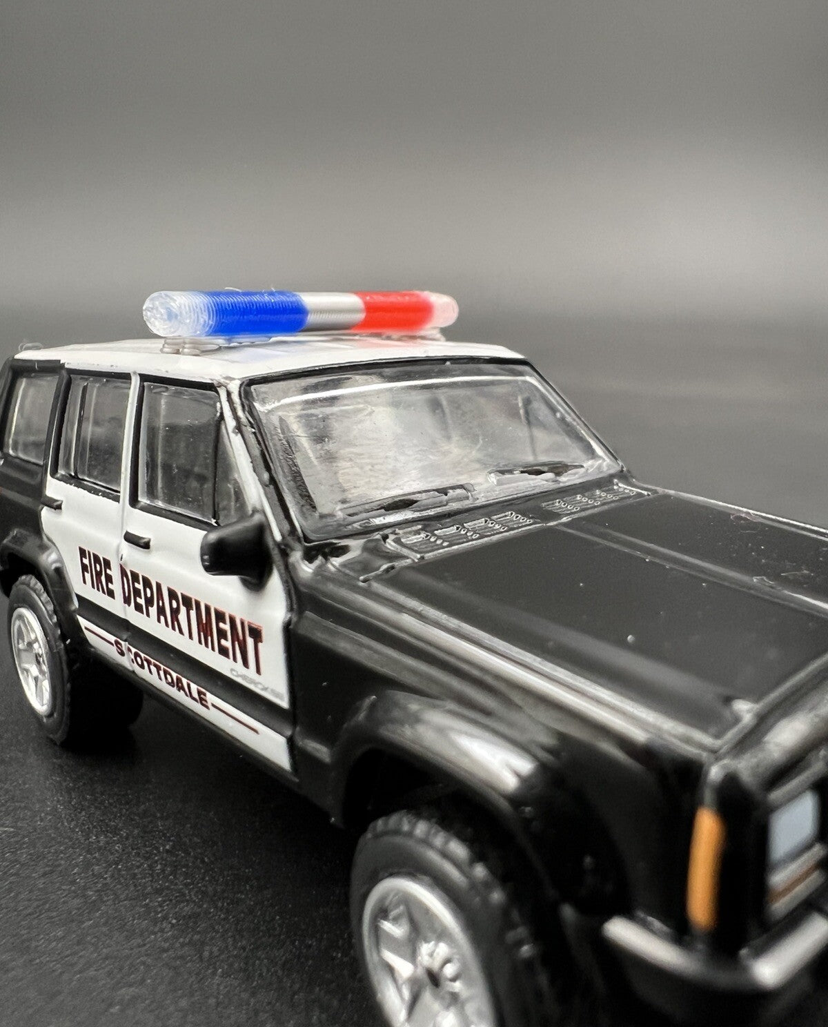 2 Pack 1/64 Blue Clear Red Chrome Federal Signal Aerodynic Lightbar Police5