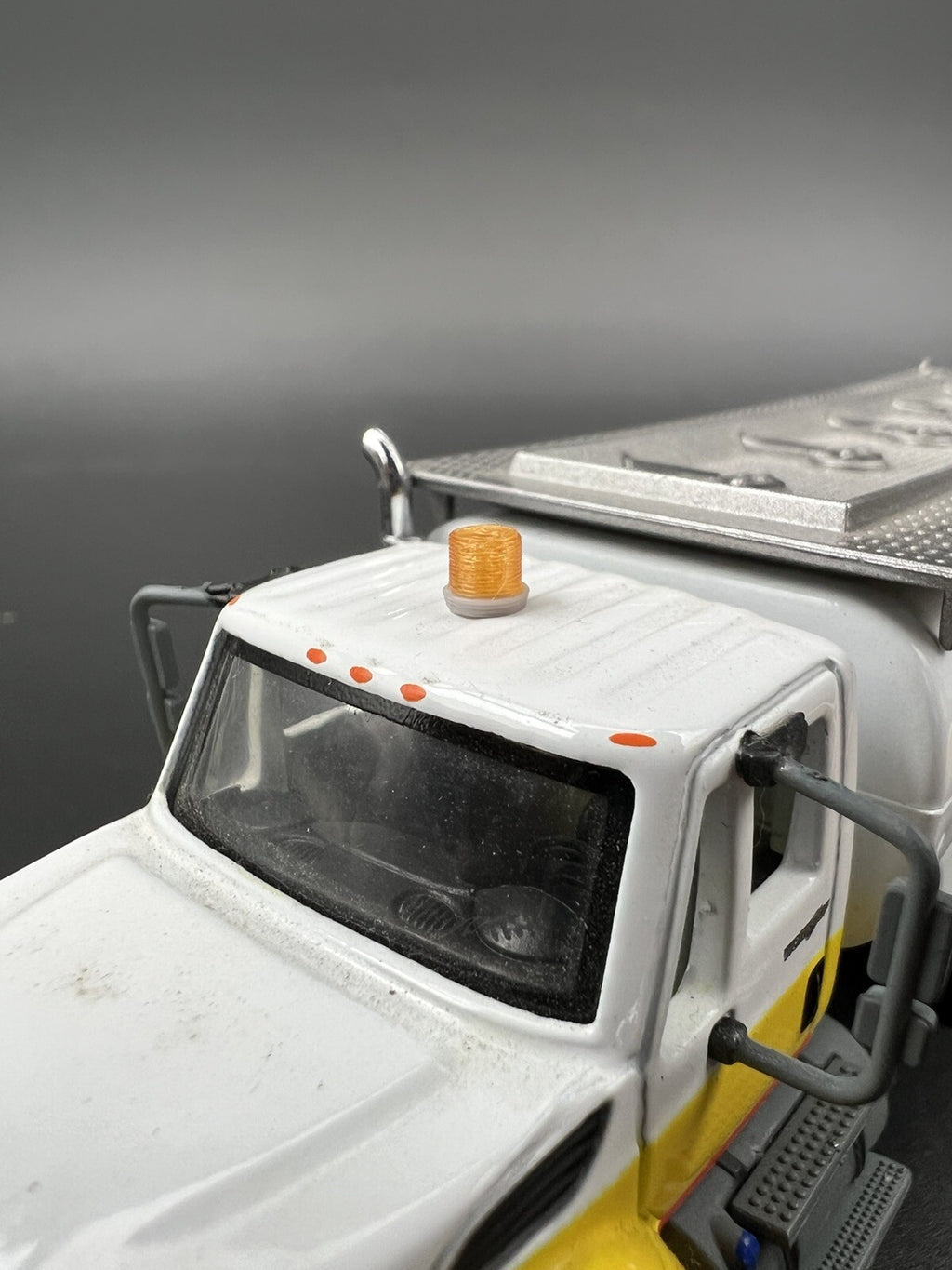 4-Pack 1/64 Scale Model Vintage Amber Beacon Lightbar Construction Tow 6415A1