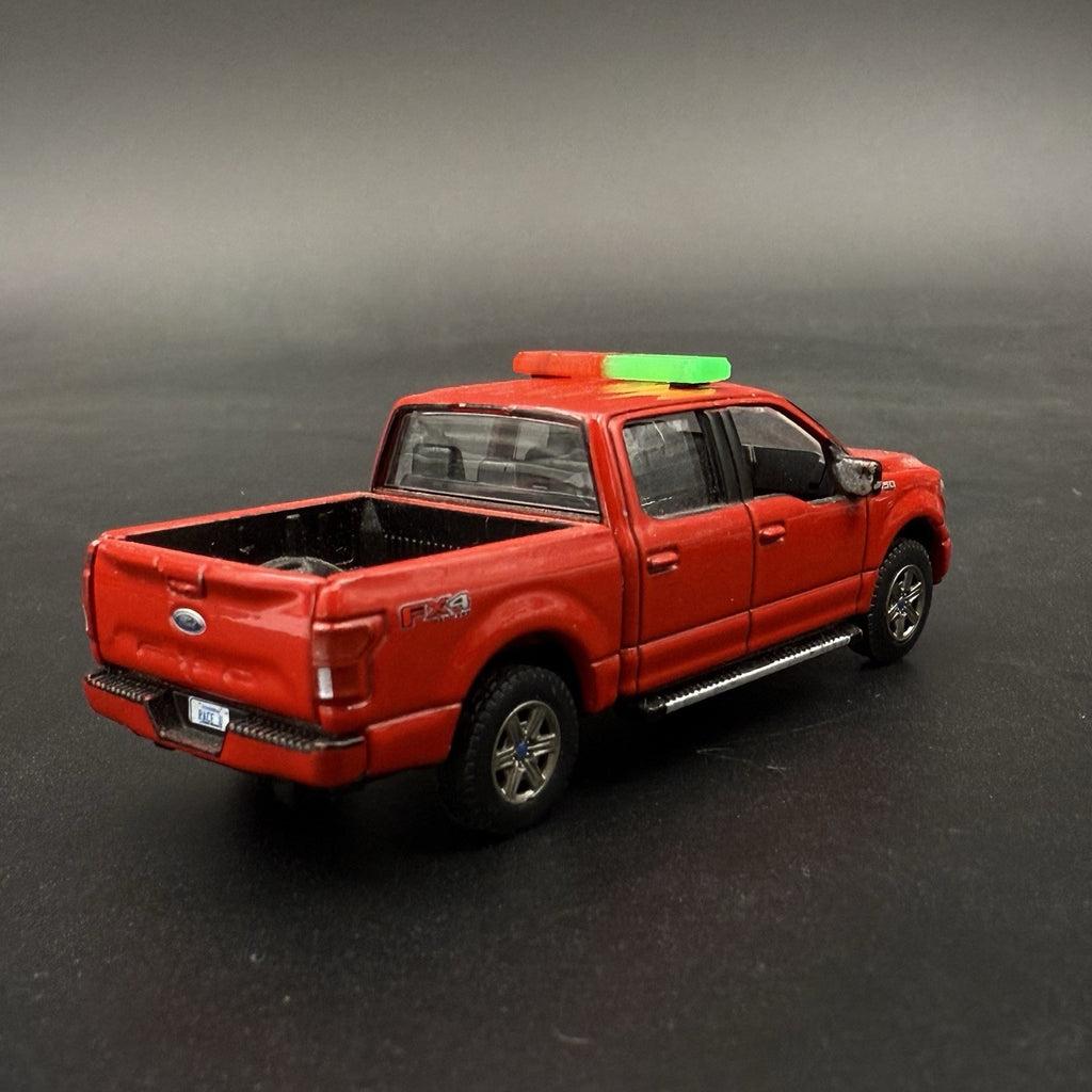 2 Pack 1/64 Green Red Lightbar Chicago Fire Ambulance SUV Truck Hansch DBS8505