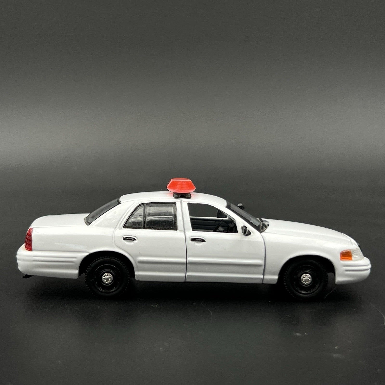 2 Pack 1/43 Red SUV + Sedan Vista Lightbar Greenlight Police Sheriff Fire5