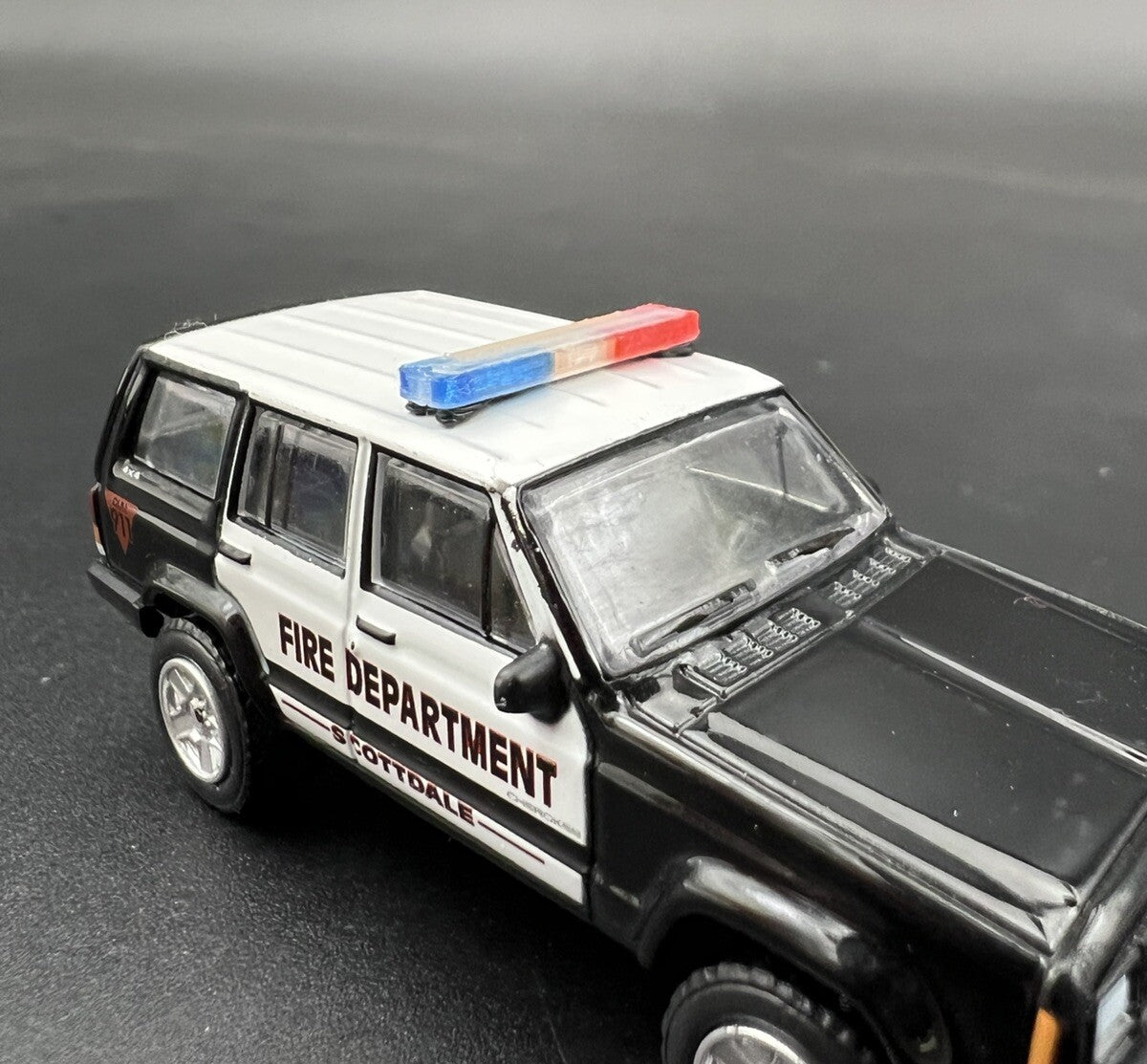 2 Pack 1/64 Whelen Edge Lightbar Blue Red Police Sheriff Highway Patrol SUV Car6