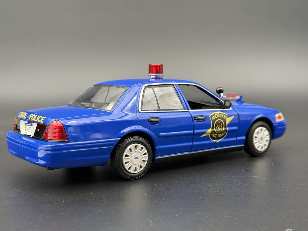 1/24 25 Scale Wheel Motormax Greenlight Crown Victoria 2006 Police Hubcap 24755