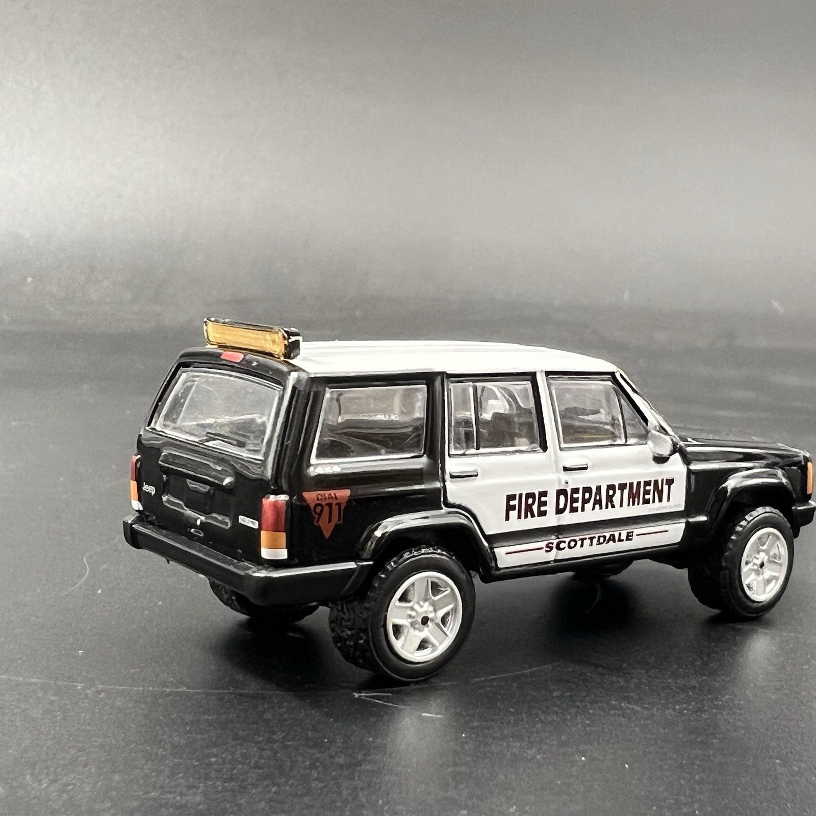 2 Pack 1/64 Amber Interior Traffic Arrow Board Deck Lightbar Police Fire EMS3