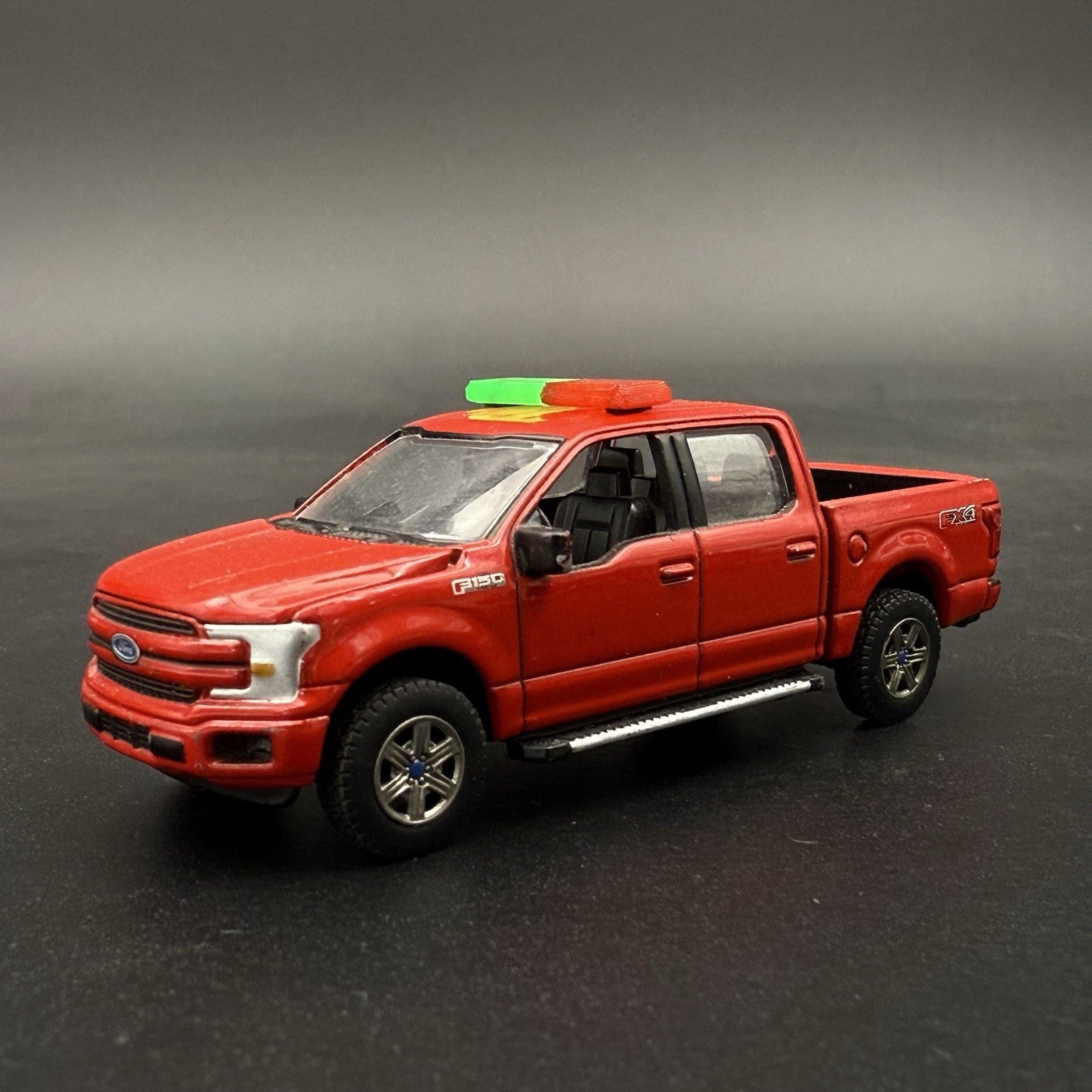 2 Pack 1/64 Green Red Lightbar Chicago Fire Ambulance SUV Truck Hansch DBS8503