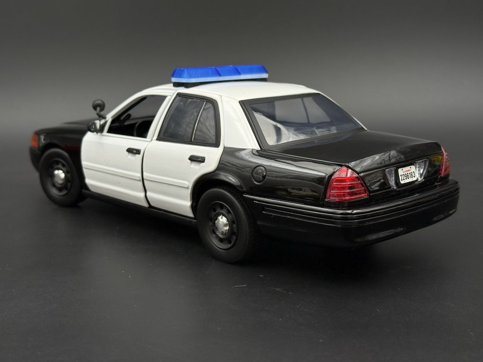 1/18 Scale Model Blue Code 3 Excalibur Lightbar Police 1862B6