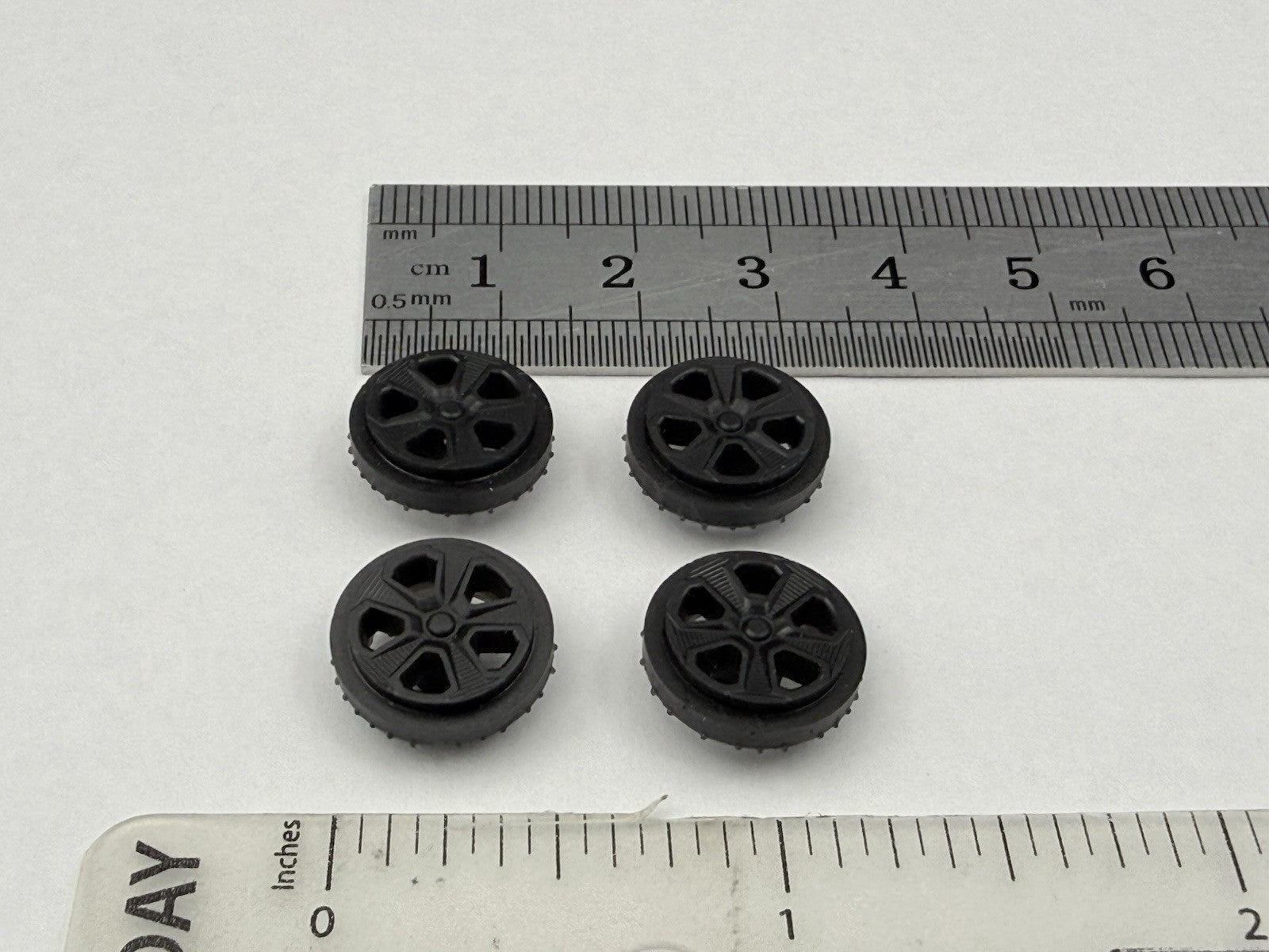 4Pack 1/43 O Scale Model Wheel Motormax Greenlight Ford Explorer Police SUV 43391