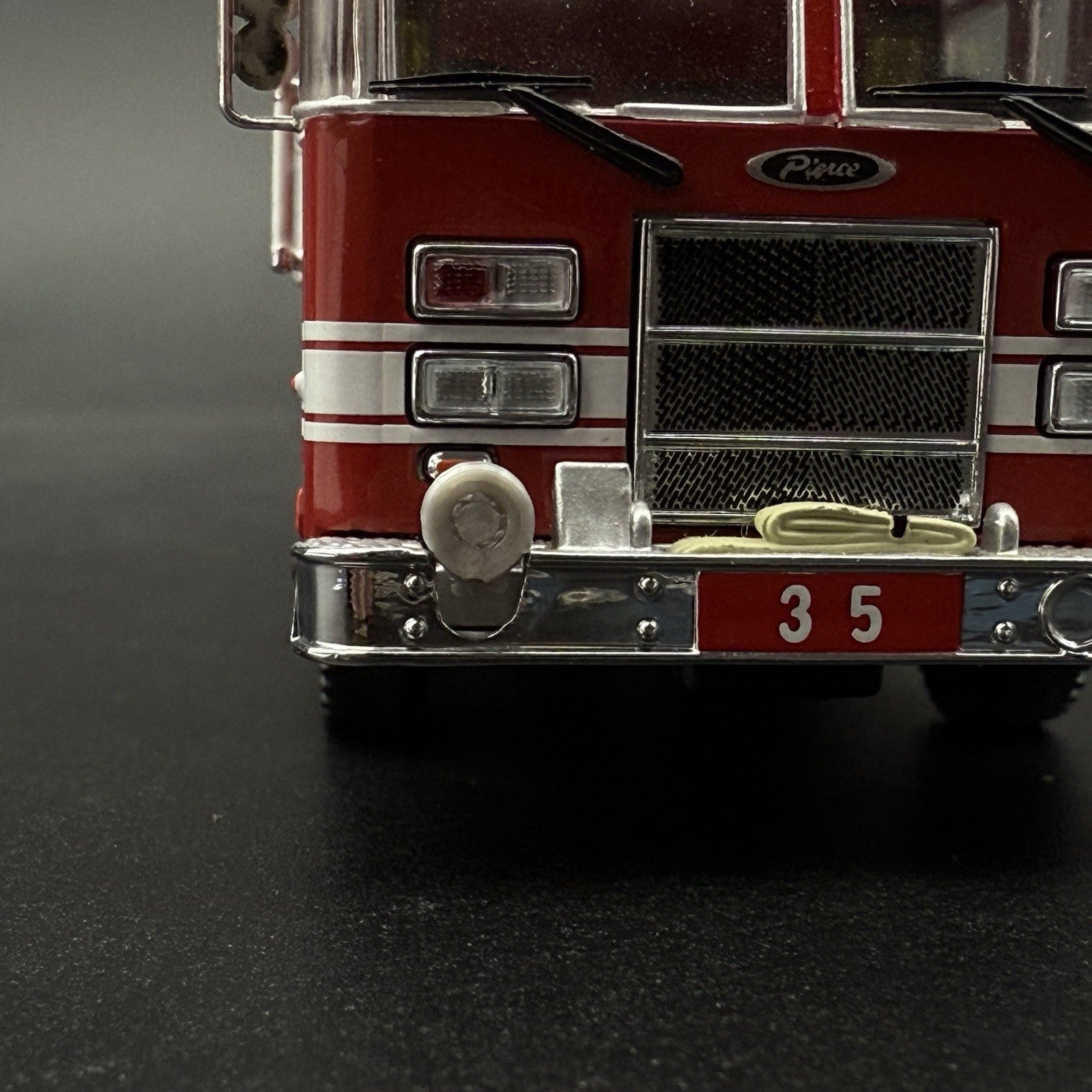 2 Pack 1/64 Federal Q Q2B Siren Code 3 Fire Engine Truck Kitbash 64437