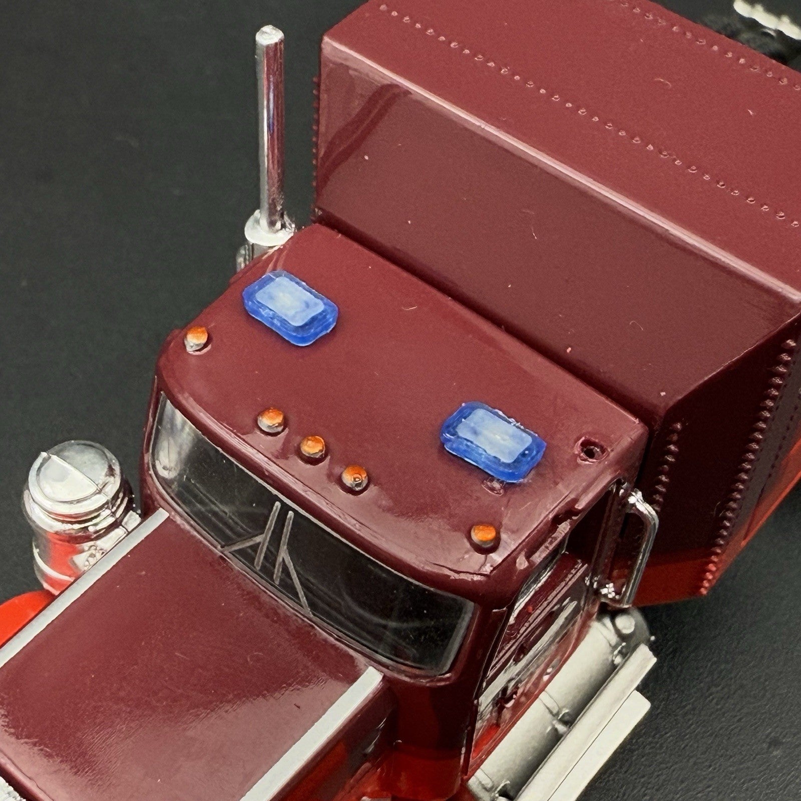 8 Pack 1/87 HO Scale Whelen Edge Mini Blue Lightbar Fire Truck Police 87102