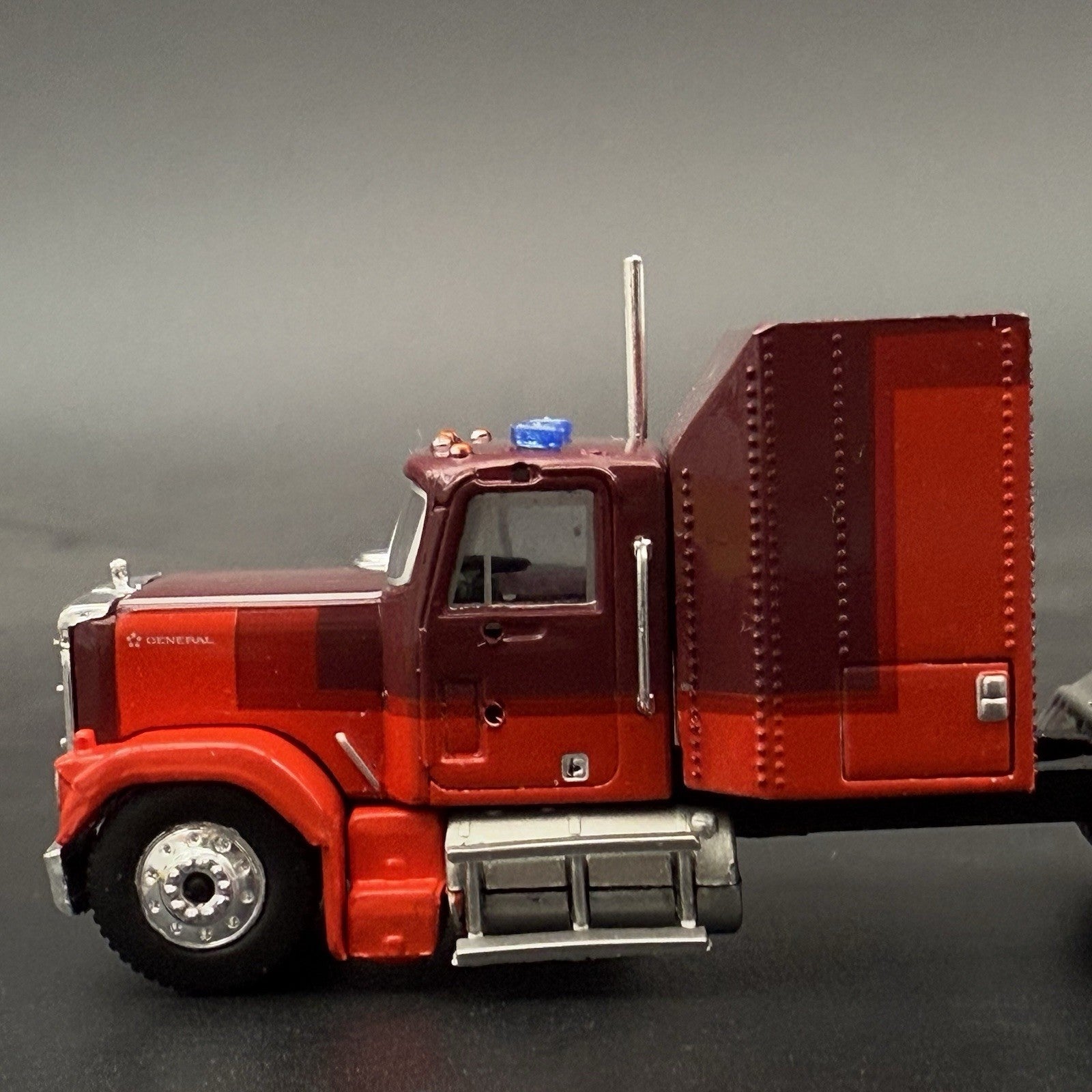 8 Pack 1/87 HO Scale Whelen Edge Mini Blue Lightbar Fire Truck Police 87106
