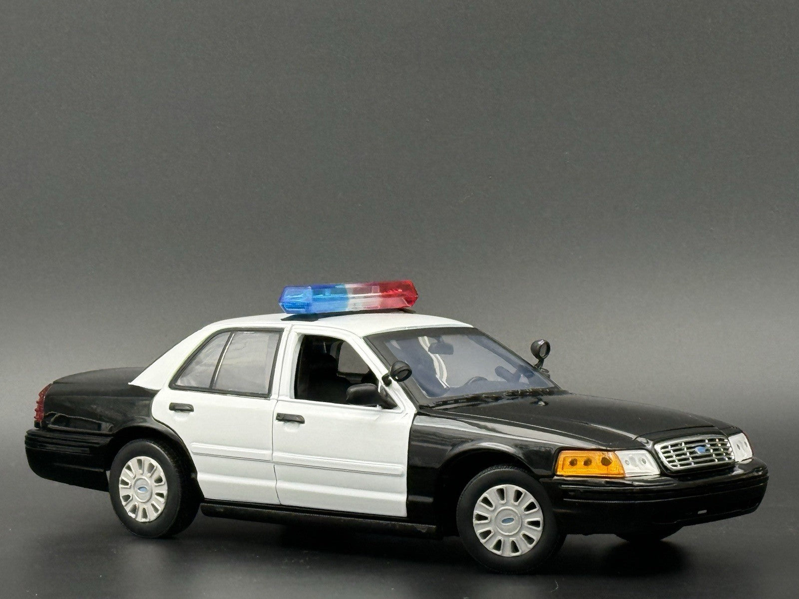 1/18 Scale Model Wheel For Motormax Crown Victoria 2006 Police Hubcap 18603