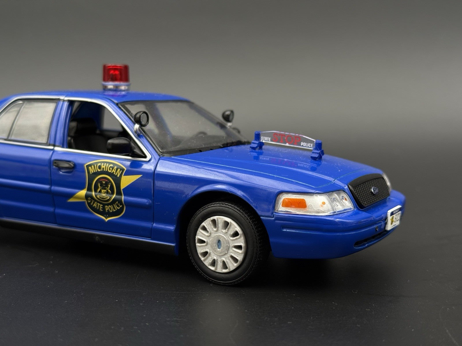 1/24 25 Scale Wheel Motormax Greenlight Crown Victoria 2006 Police Hubcap 24752