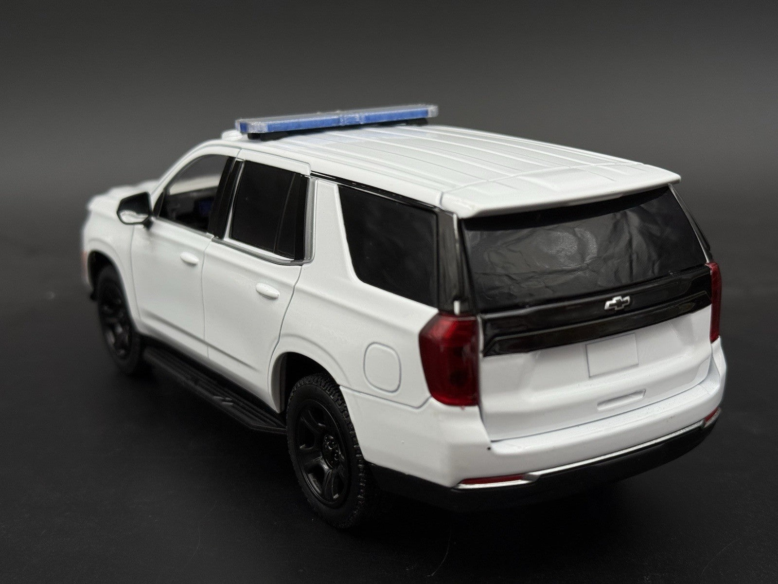 1/24 25 Scale Model Whelen Liberty II XL Blue Police Lightbar Tahoe SUV 2449XLB17