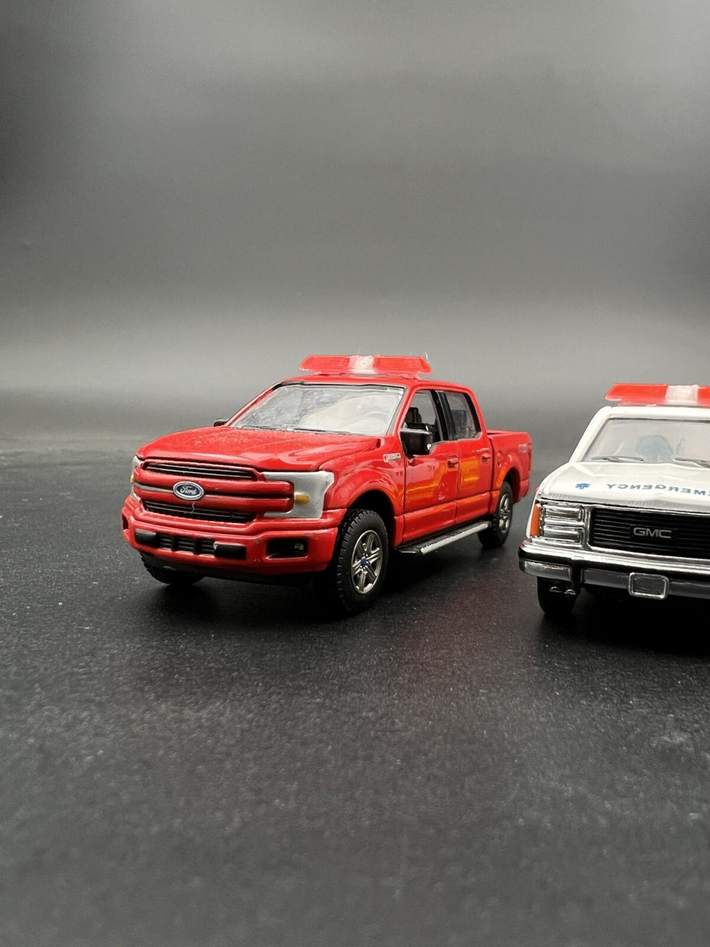 2 Pack 1/64 Code 3 LP6000 Clear + Red Lightbar Greenlight Fire EMS Ambulance SUV3