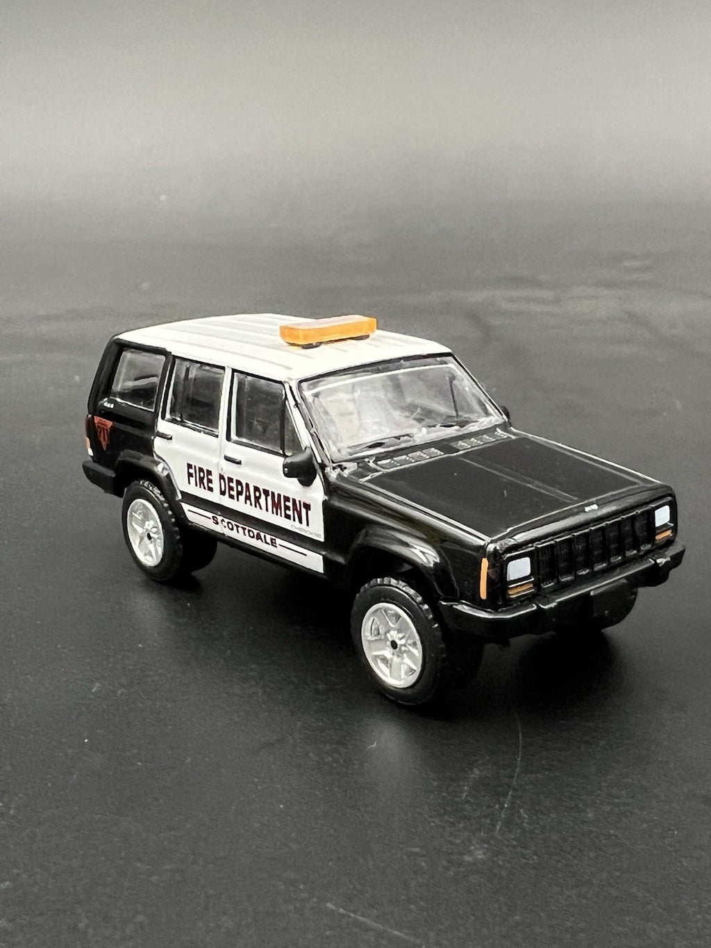 2 Pack 1/64 Mini Whelen Edge Amber Lightbar Gray Top Cover Work Truck Security8