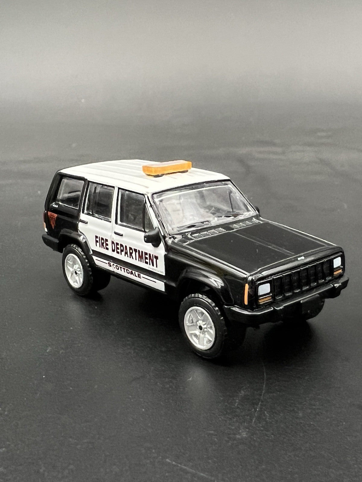 2 Pack 1/64 Mini Whelen Edge Amber Lightbar Gray Top Cover Work Truck Security8
