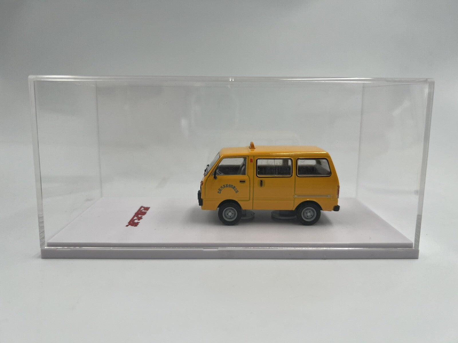 1/43 China Tianjin DAFA HUALI TJ110 ( DAIHATSU ) Van Taxi Wagon Model4
