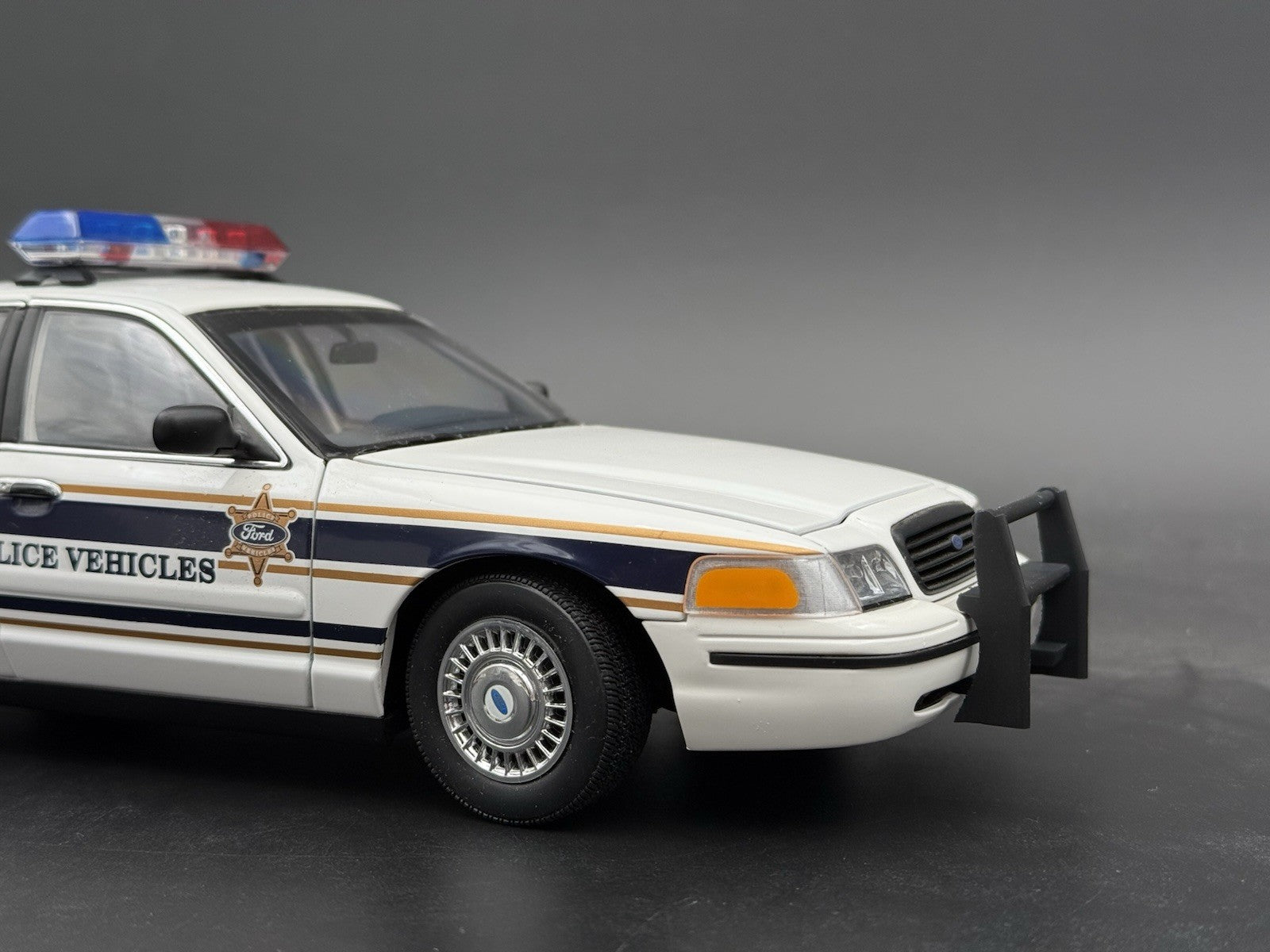1/18 Scale Model Setina PB300 Push Bumper Pushbar Crown Vic 1853 Universal Sedan5