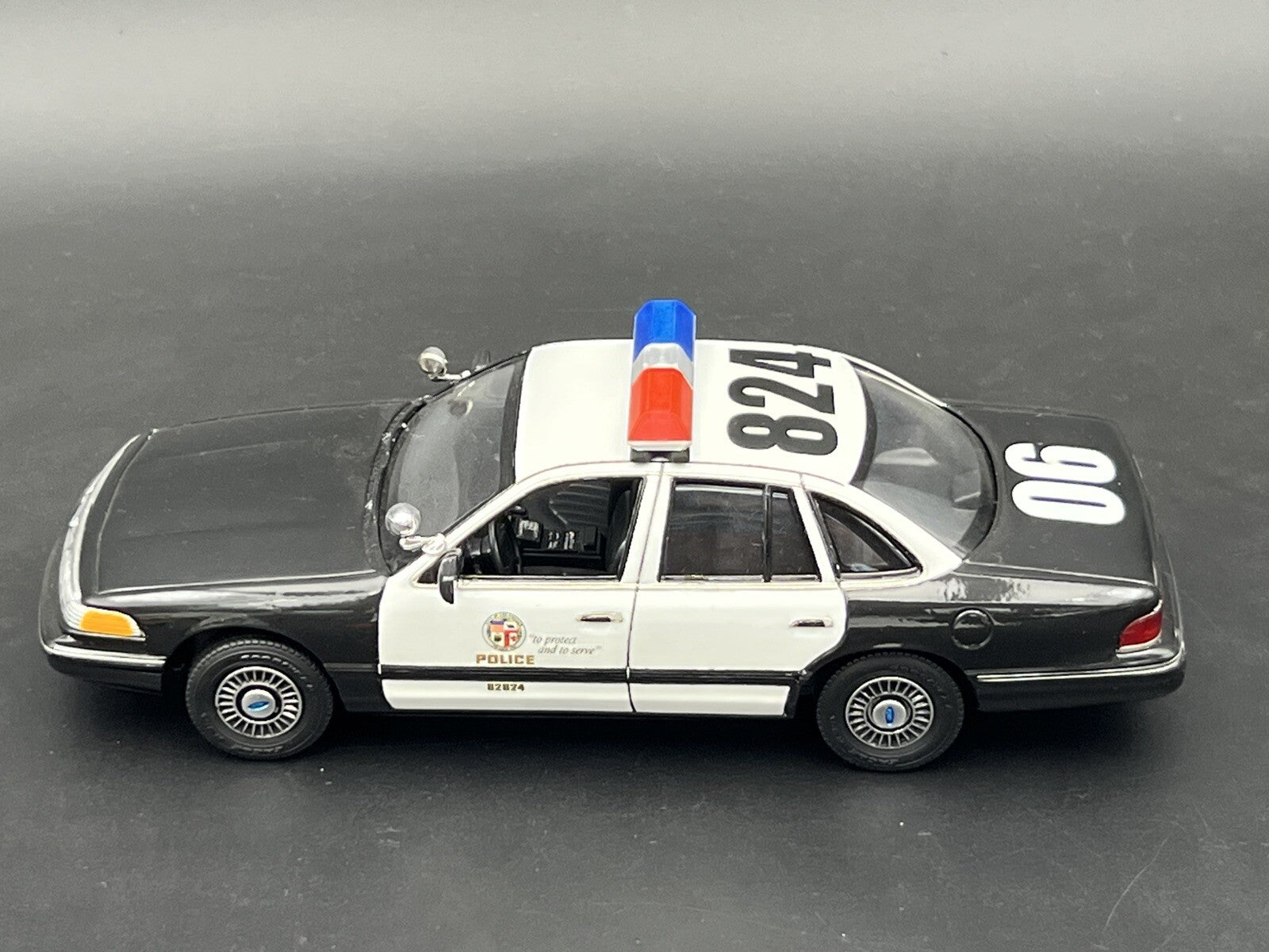 1/24 25 27 Blue Chrome Red Code 3 LP6000 Lightbar W Internal Lens Police Sheriff10