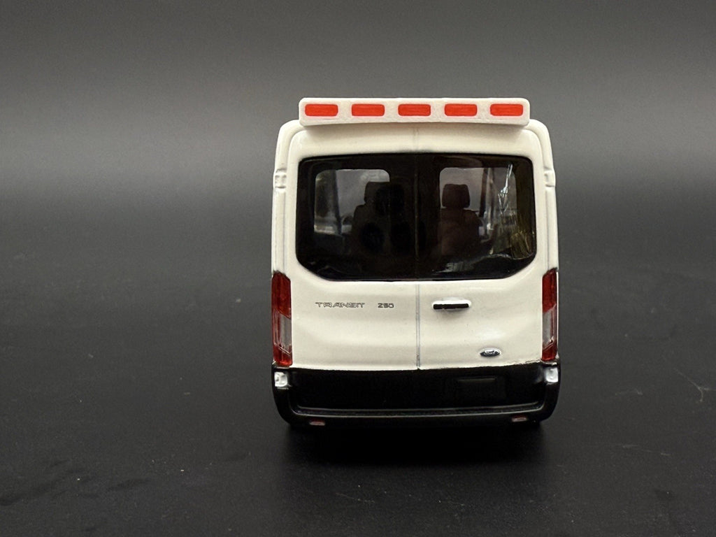 1/43 O Scale Model Rear Lightbar Greenlight Ford Transit Van Ambulance 4346RearR2