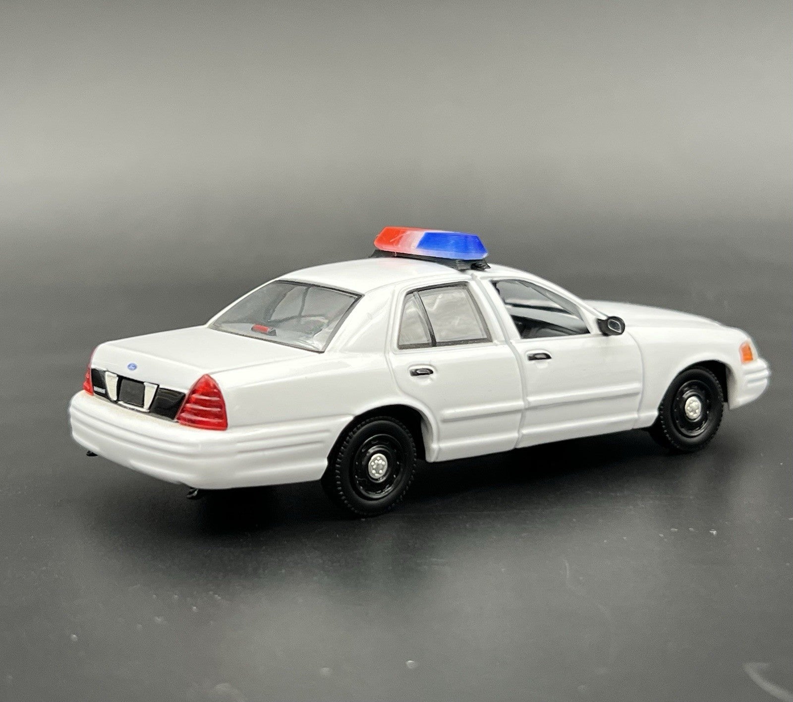2 Pack 1/43 Blue Red SUV + Sedan Vista Lightbar Greenlight Police Sheriff Fire16