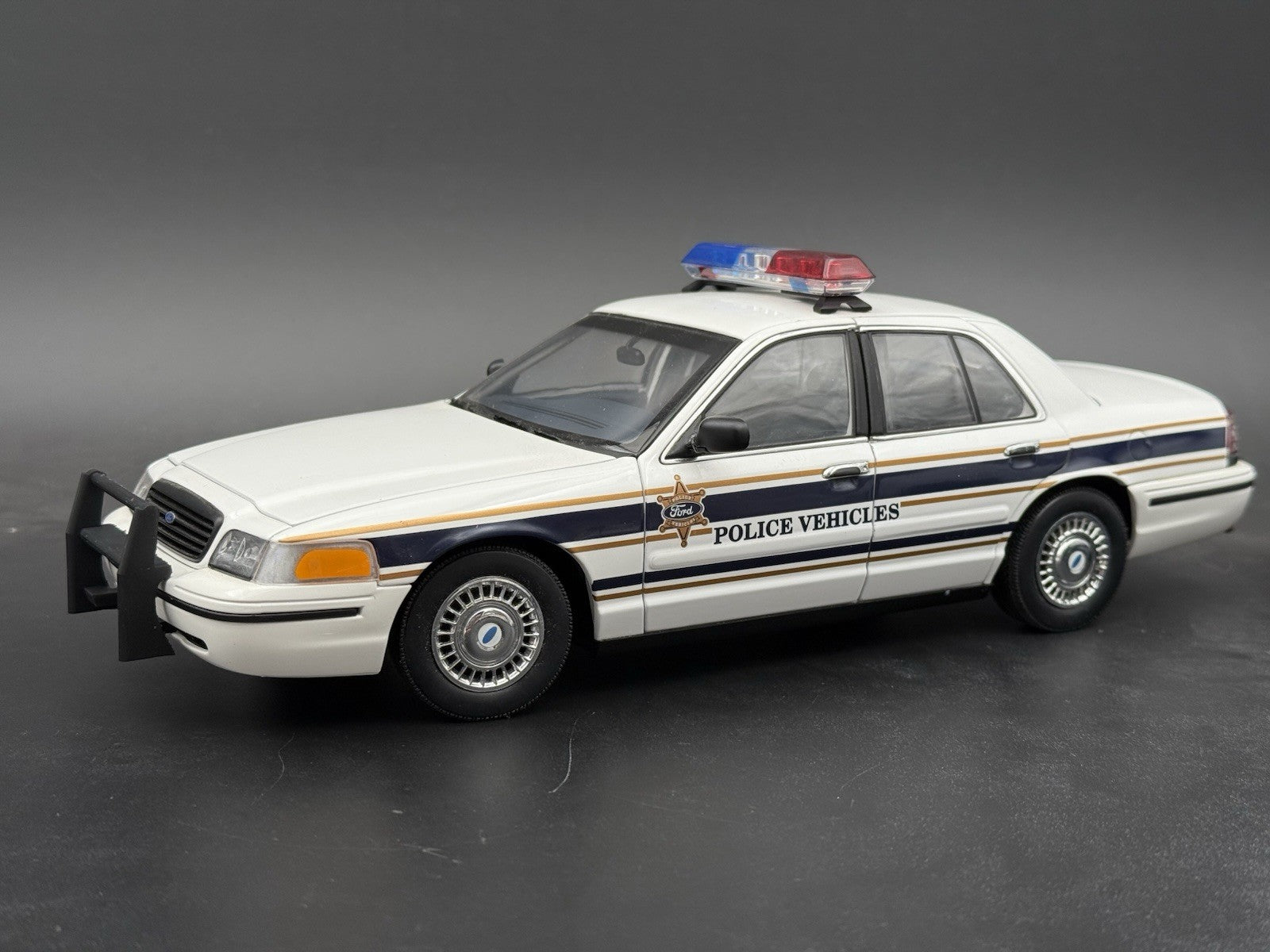 1/18 Scale Model Setina PB300 Push Bumper Pushbar Crown Vic 1853 Universal Sedan6