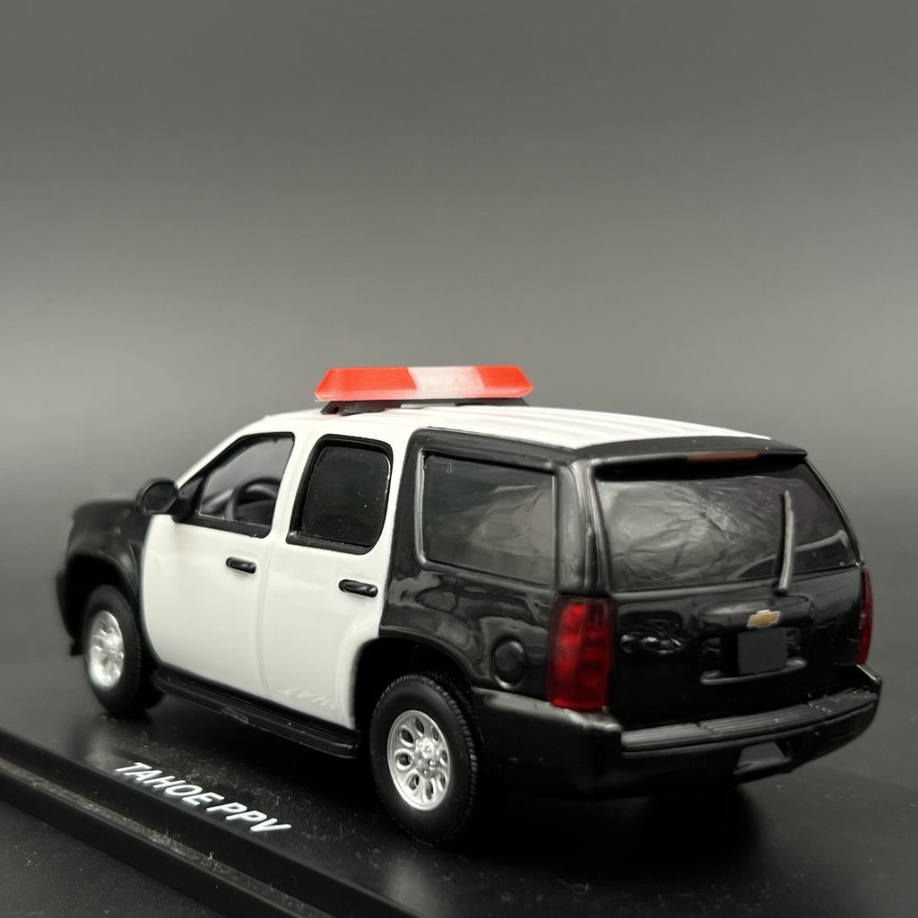 2 Pack 1/43 Red SUV + Sedan Vista Lightbar Greenlight Police Sheriff Fire14